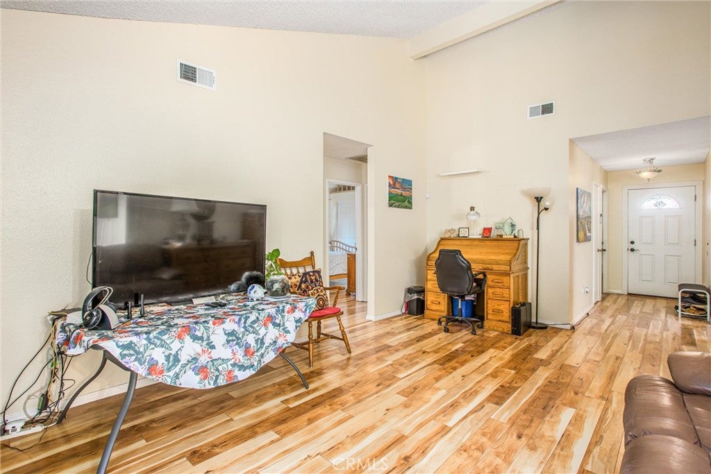 Yucaipa, California, 92399, United States, 3 Bedrooms Bedrooms, ,2 BathroomsBathrooms,Residential,For Sale,1980603