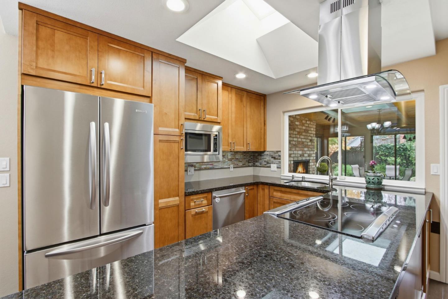 Santa Clara, California, 95051, United States, 4 Bedrooms Bedrooms, ,2 BathroomsBathrooms,Residential,For Sale,1992885