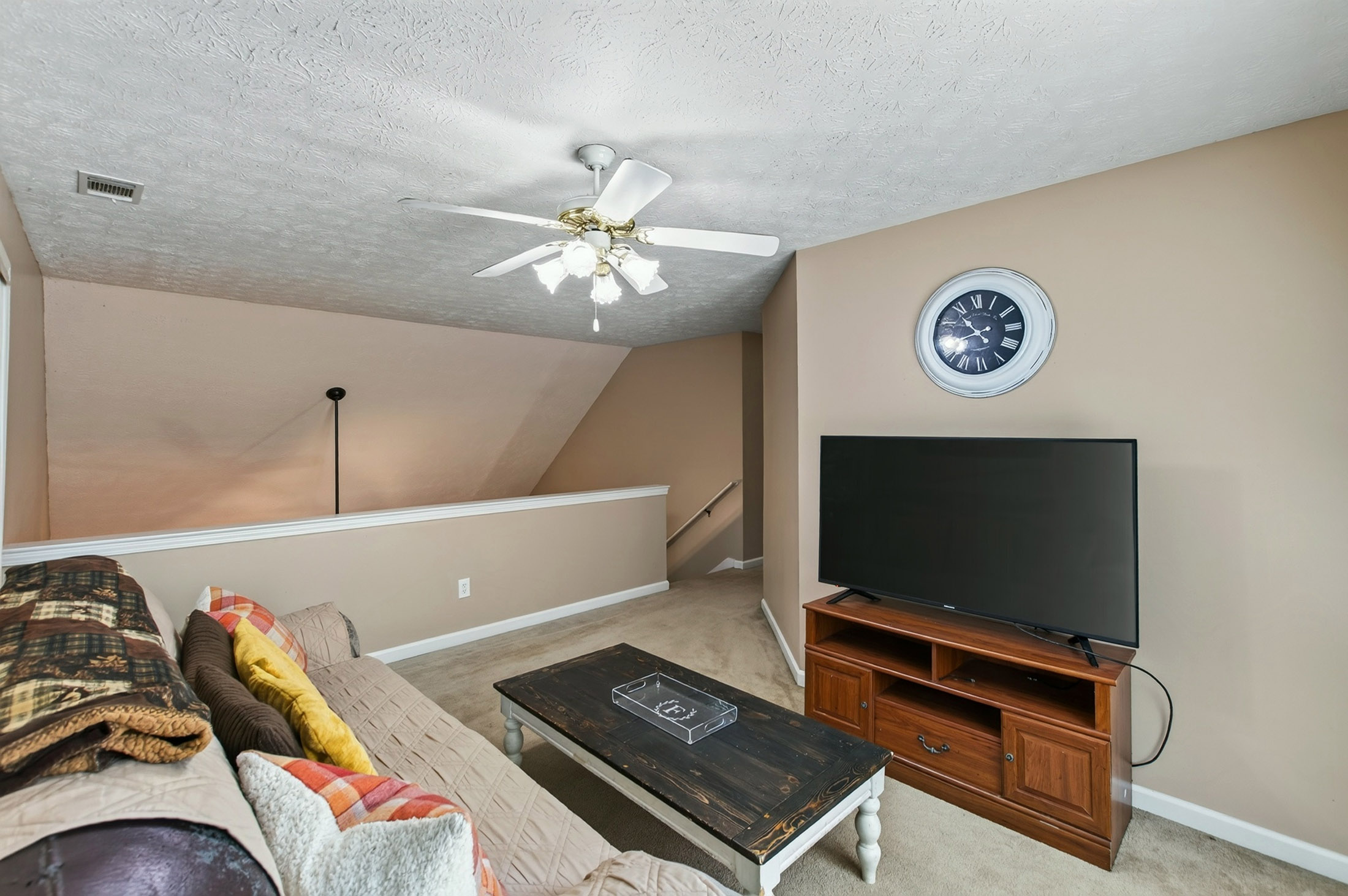  Charming Home on an Expansive 2.8+/- Acre Corner Lot - 物件實景