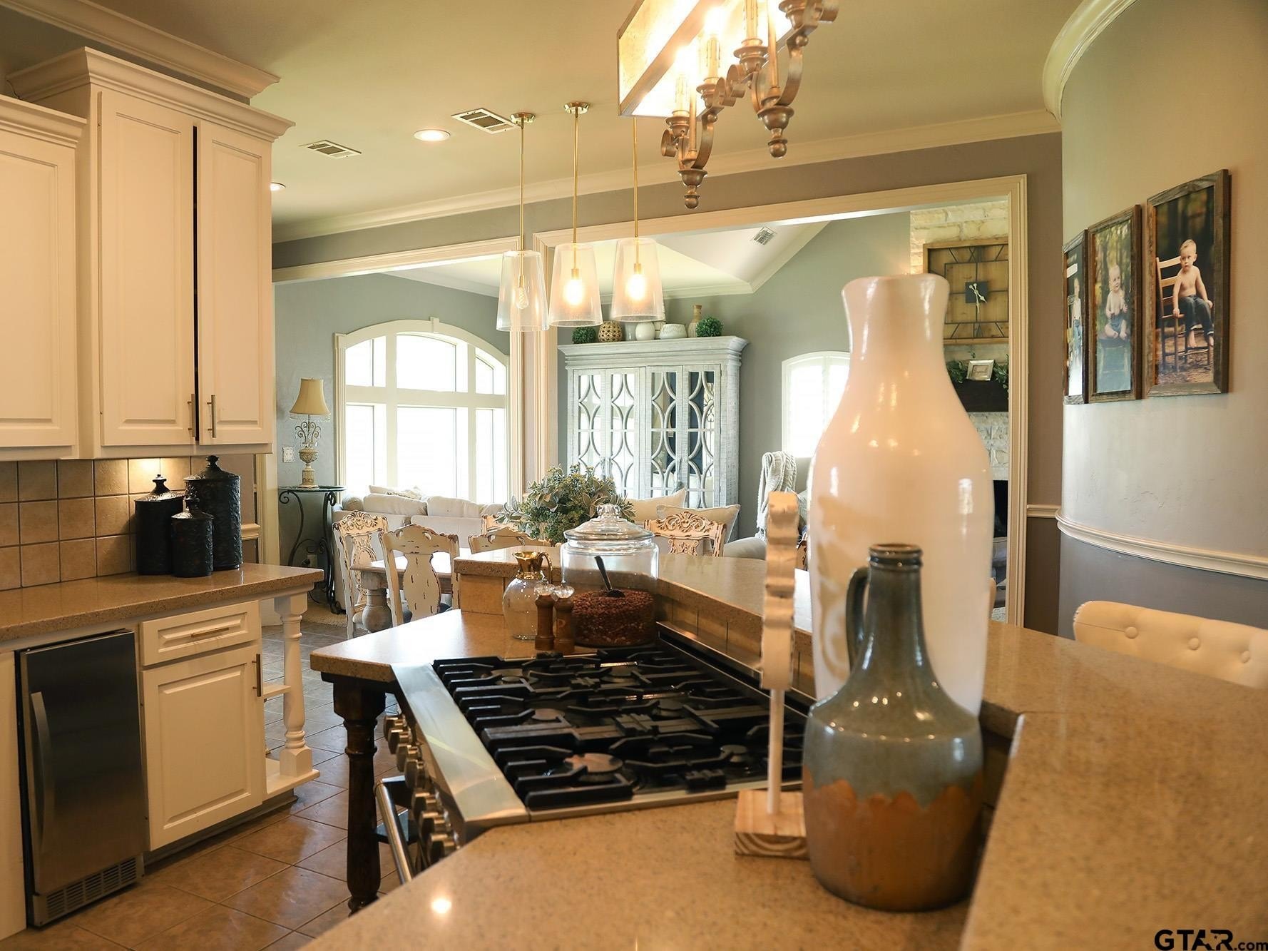 Pittsburg, Texas, 75686, United States, 5 Bedrooms Bedrooms, ,4 BathroomsBathrooms,Residential,For Sale,1978911