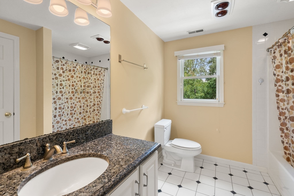 Westborough, Massachusetts, 01581, United States, 4 Bedrooms Bedrooms, ,4 BathroomsBathrooms,Residential,For Sale,1986469