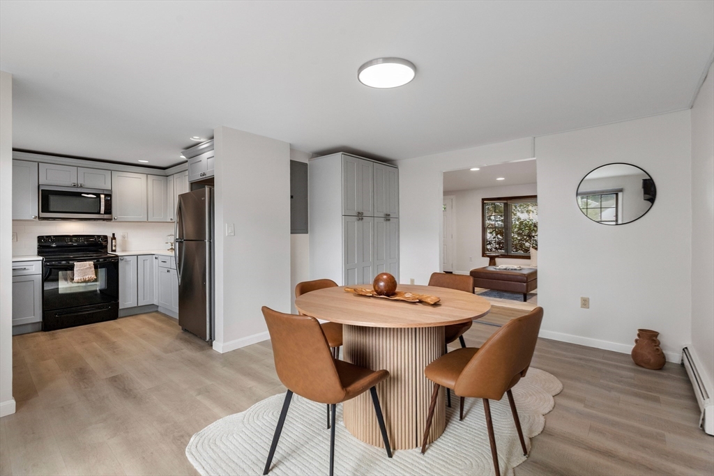 Malden, Massachusetts, 02148, United States, 2 Bedrooms Bedrooms, ,2 BathroomsBathrooms,Residential,For Sale,1974371