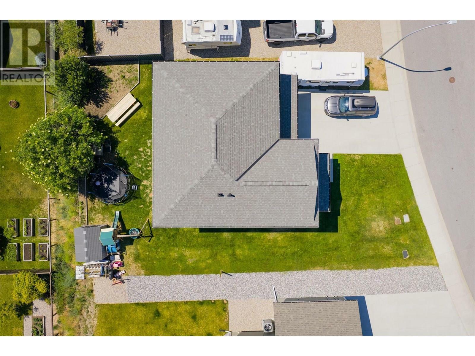 CASTLEGAR, British Columbia, V1N 4X8, CA, 6 Bedrooms Bedrooms, ,3 BathroomsBathrooms,Residential,For Sale,1883021