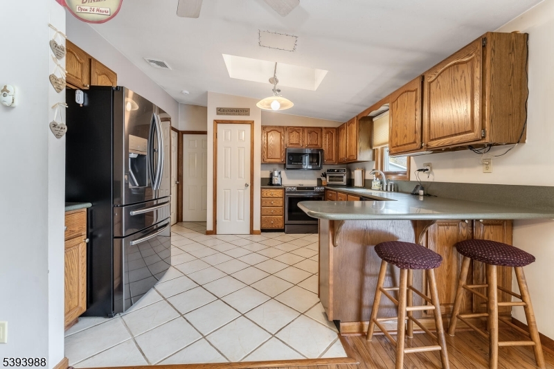 Newton, New Jersey, 07860, United States, 3 Bedrooms Bedrooms, ,3 BathroomsBathrooms,Residential,For Sale,1980842