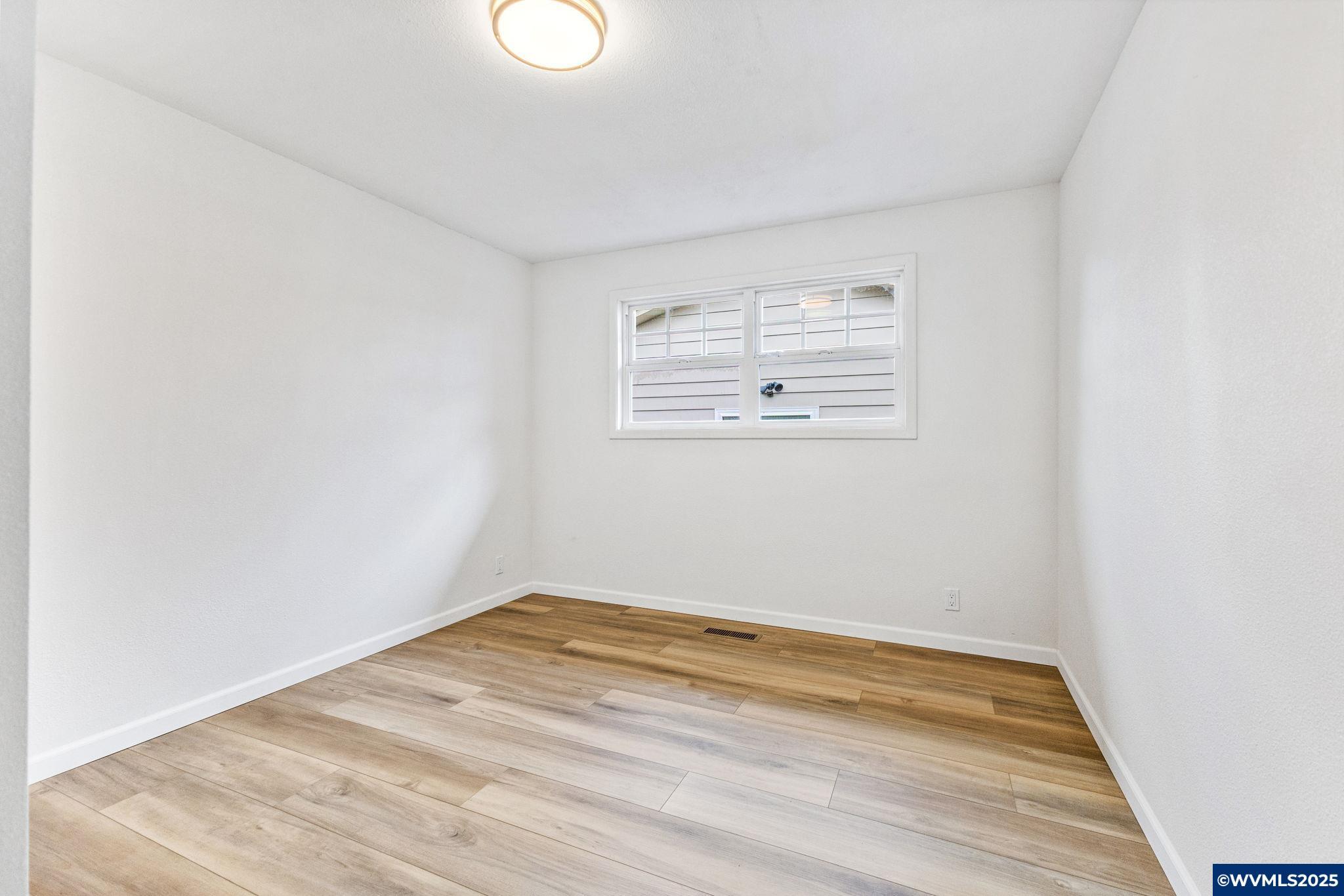 Keizer, Oregon, 97303, United States, 3 Bedrooms Bedrooms, ,2 BathroomsBathrooms,Residential,For Sale,1989311