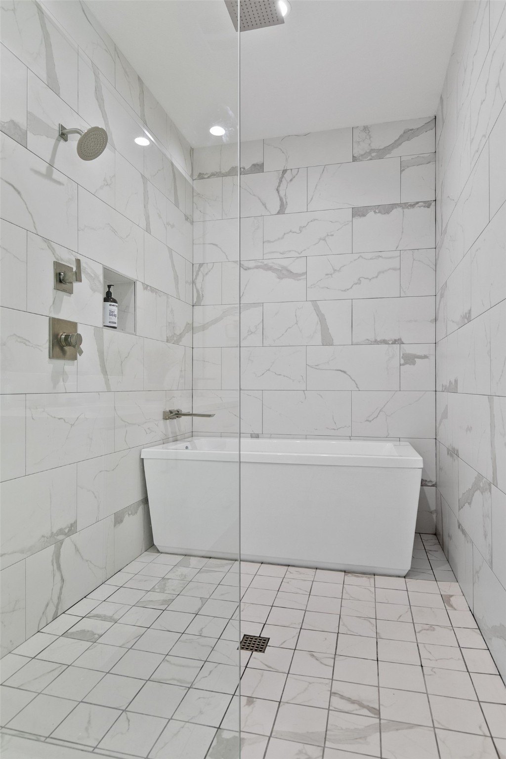 Dallas, Texas, 75204, United States, 8 Bedrooms Bedrooms, ,8 BathroomsBathrooms,Residential,For Sale,1983760