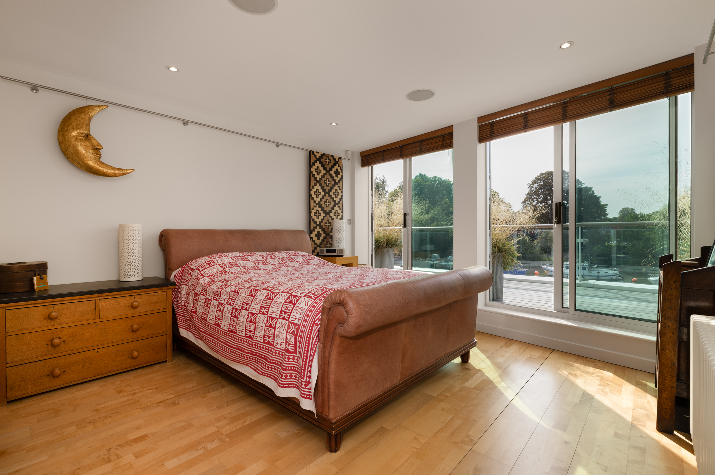  A Riverside Richmond Apartment with a Vast Wraparound Terrace - 物件實景