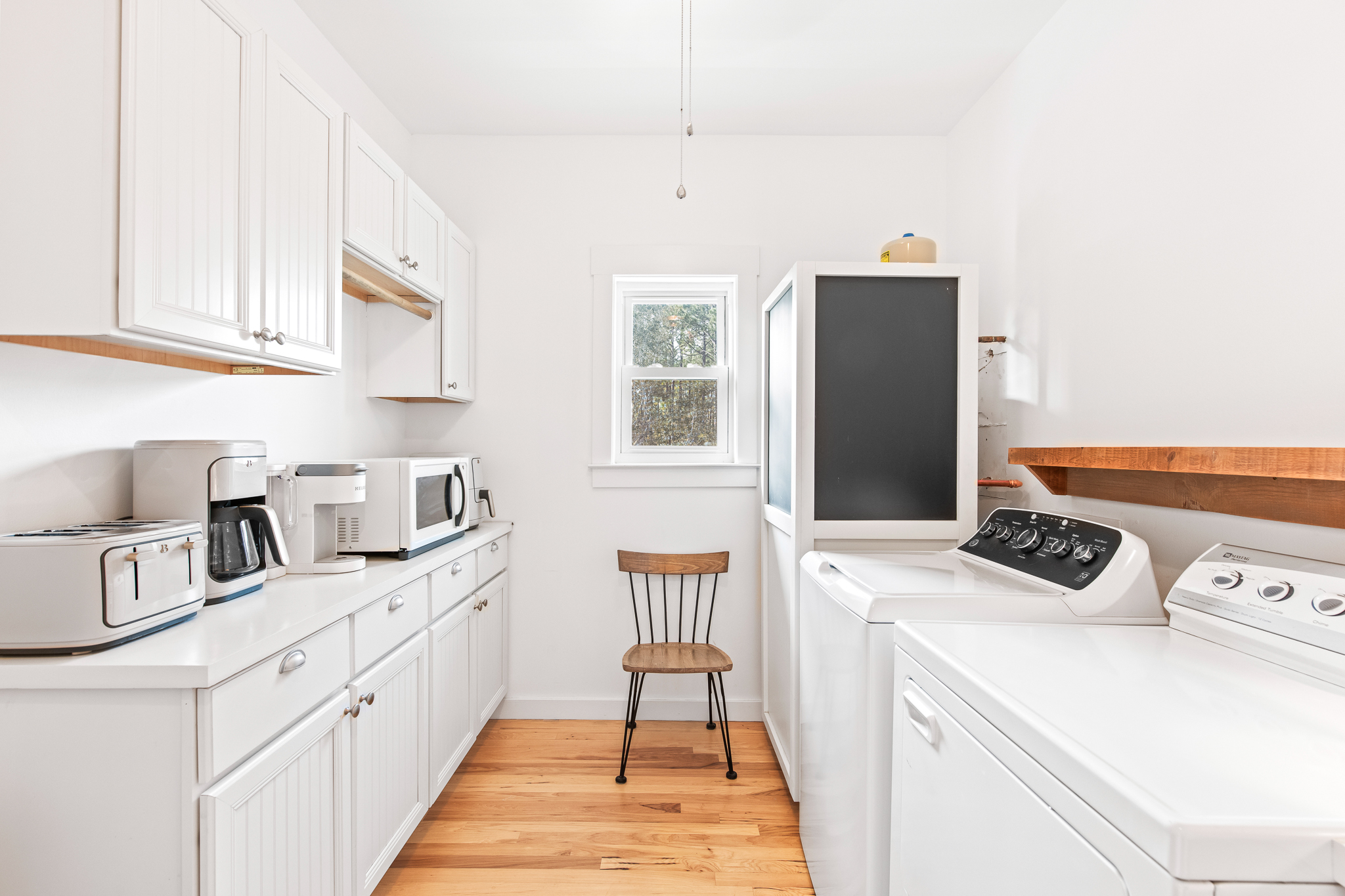  Furnished Coastal Retreat on Over an Acre with Pickleball Court - 物件實景