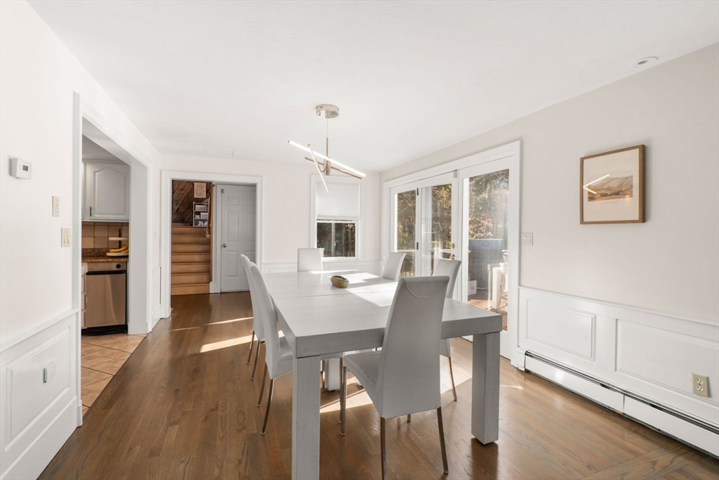 Walpole, Massachusetts, 02081, United States, 4 Bedrooms Bedrooms, ,4 BathroomsBathrooms,Residential,For Sale,1987866