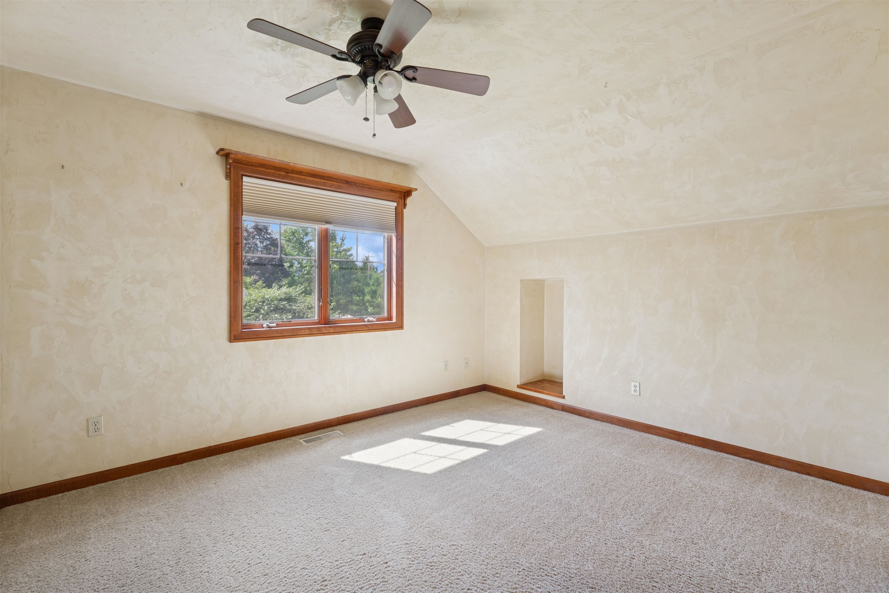 APPLETON, Wisconsin, 54913, United States, 4 Bedrooms Bedrooms, ,4 BathroomsBathrooms,Residential,For Sale,1942240