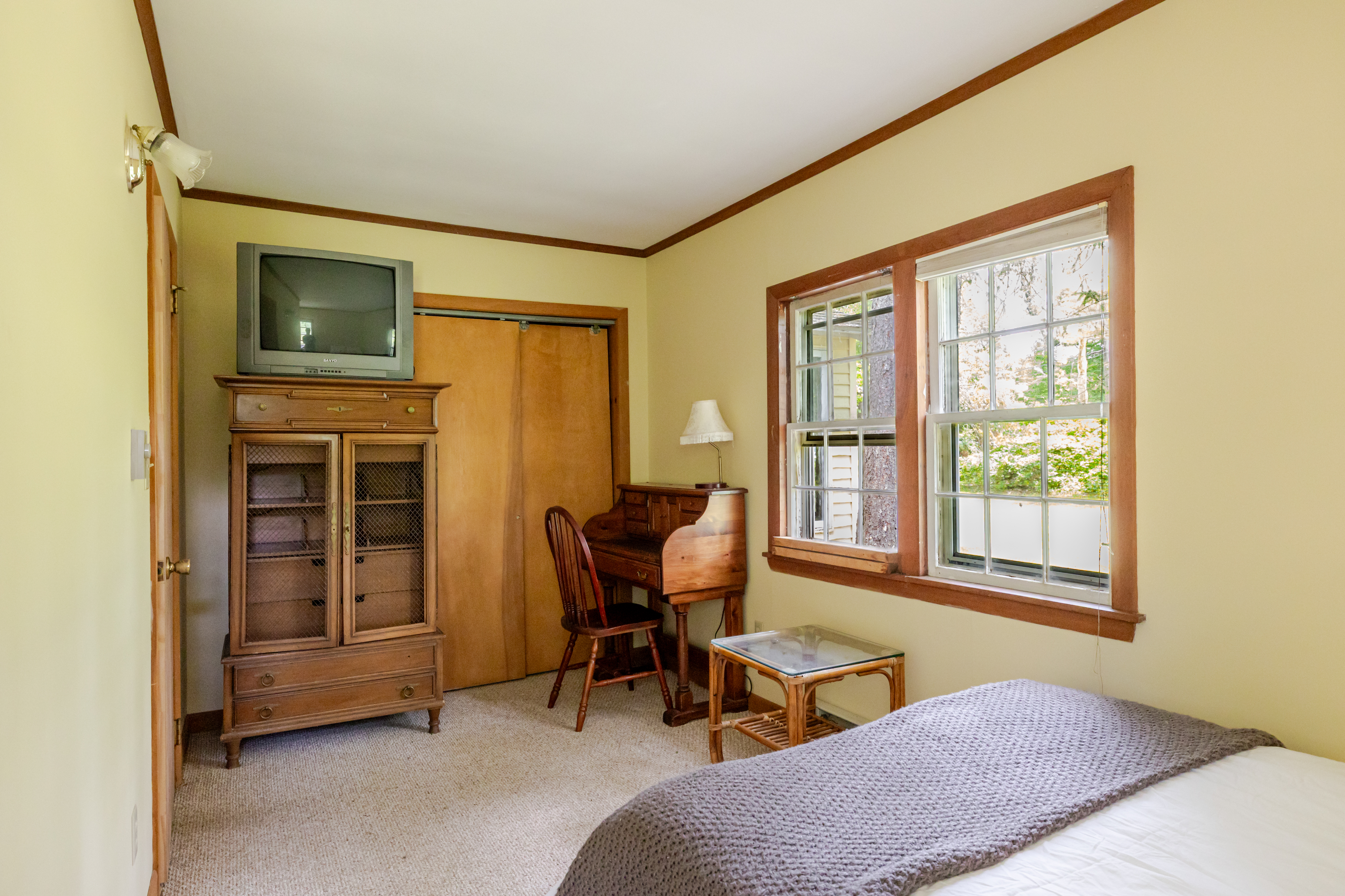  Berkshire Lakeside Living: 2-Acres and a Cottage by the Lake - 物件實景