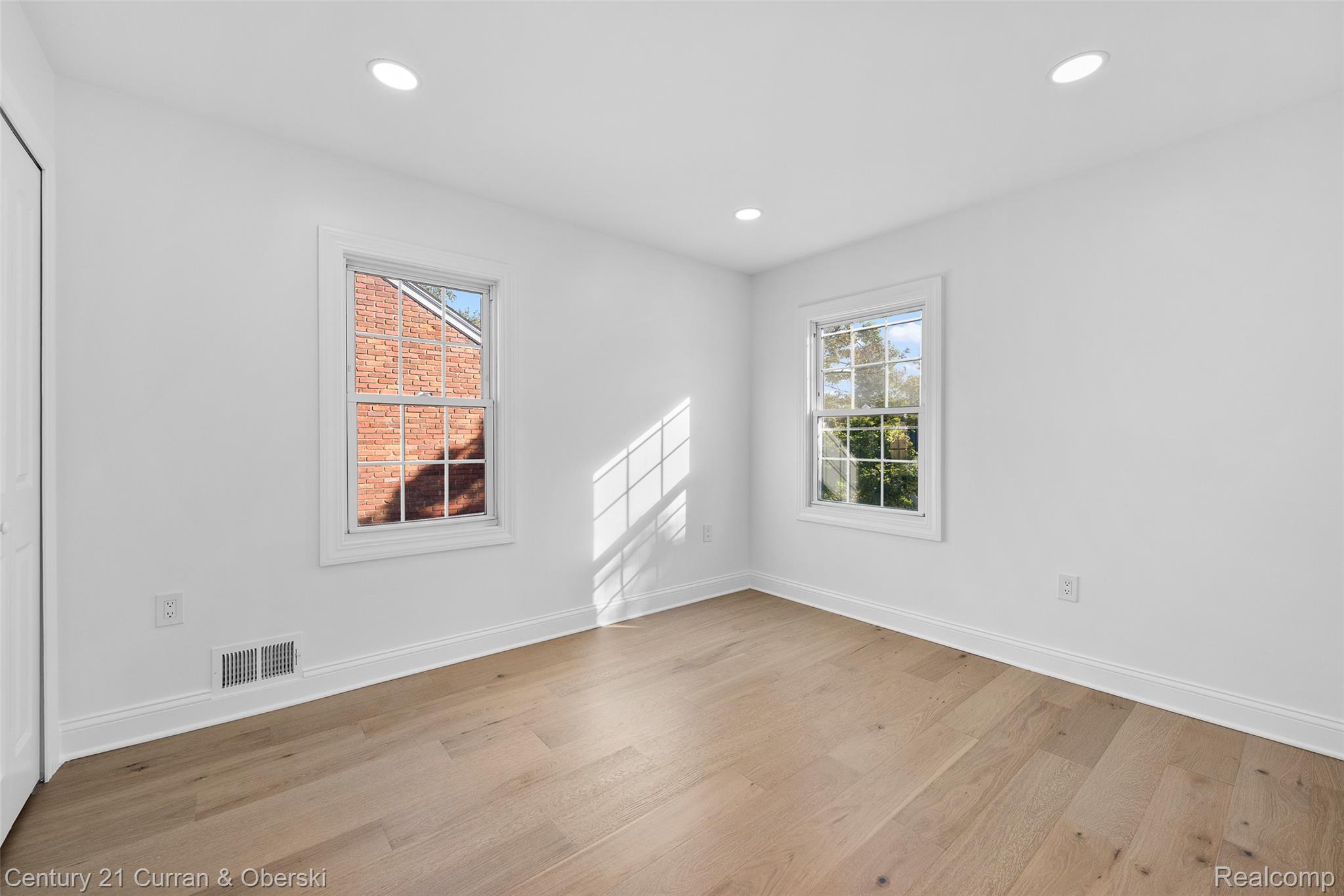 Dearborn, Michigan, 48124, United States, 4 Bedrooms Bedrooms, ,3 BathroomsBathrooms,Residential,For Sale,1979492