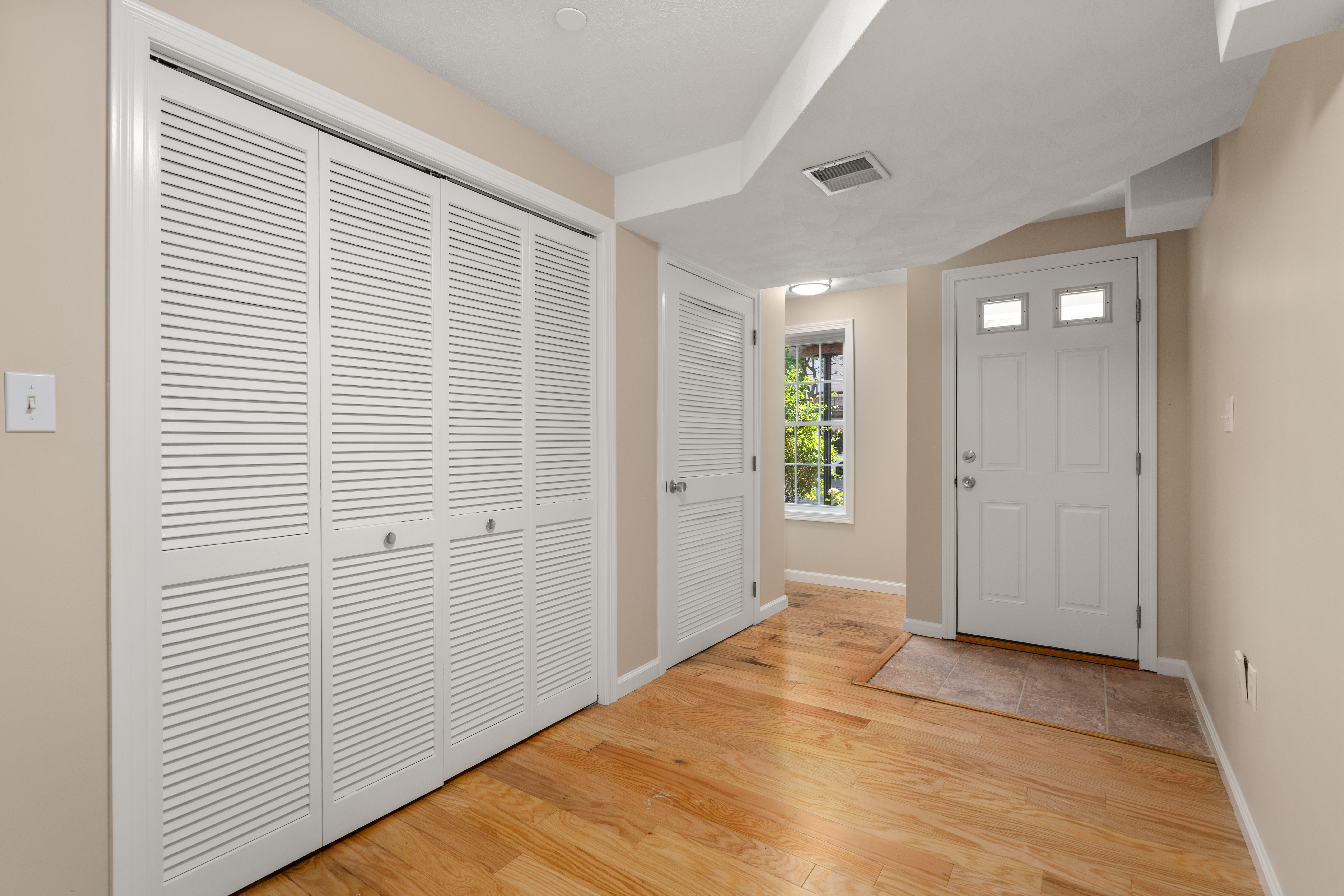  555 Main Street, Unit 6, Woburn, MA 01801 - 物件實景