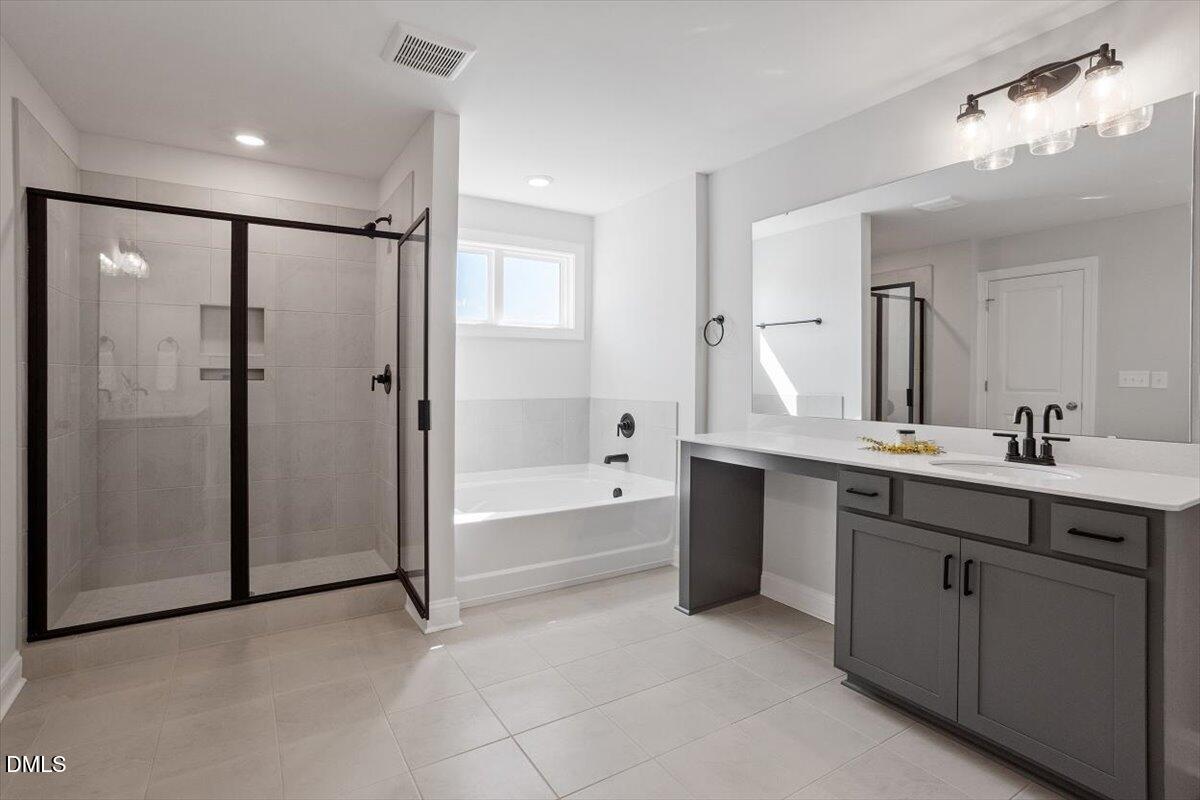 Fuquay Varina, North Carolina, 27526, United States, 5 Bedrooms Bedrooms, ,3 BathroomsBathrooms,Residential,For Sale,1973834