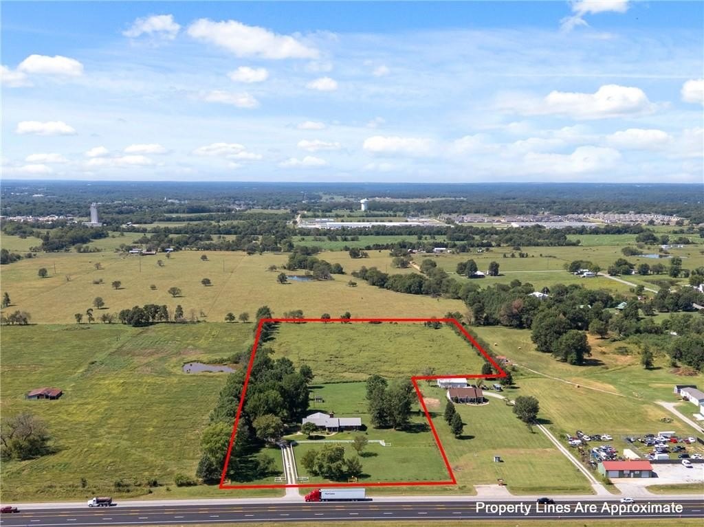 Siloam Springs, Arkansas, 72761, United States, 3 Bedrooms Bedrooms, ,4 BathroomsBathrooms,Residential,For Sale,1981853