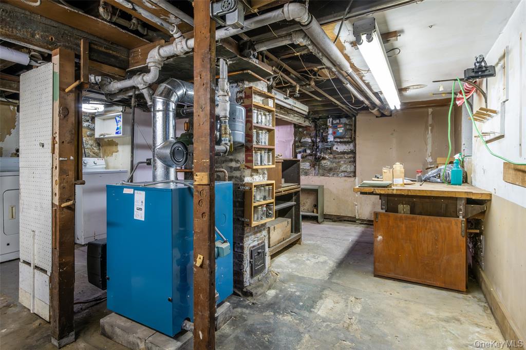 Bronx, New York, 10464, United States, 4 Bedrooms Bedrooms, ,Residential,For Sale,1937282