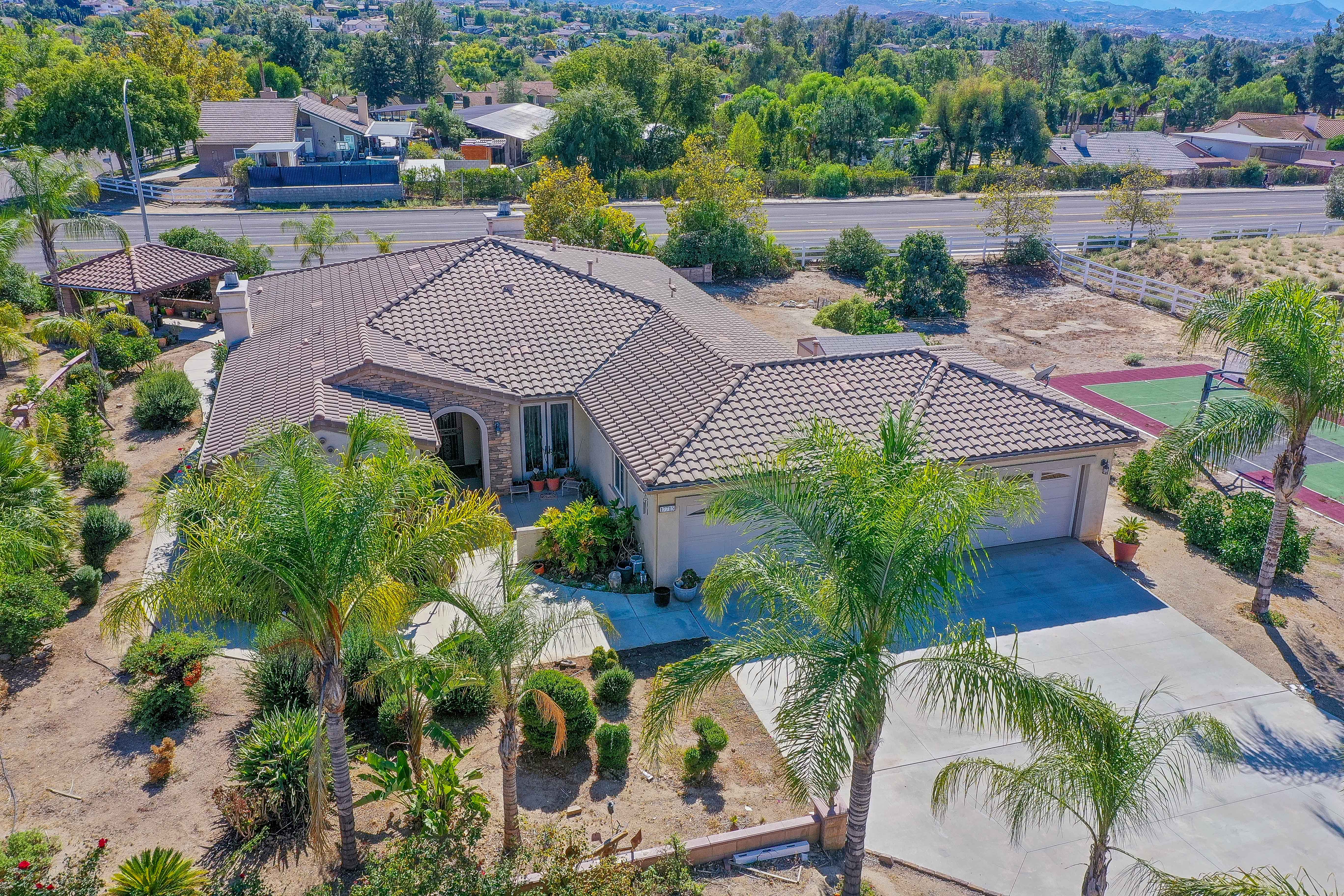  17715 Timberview Drive, Riverside, CA 92504 - 物件實景
