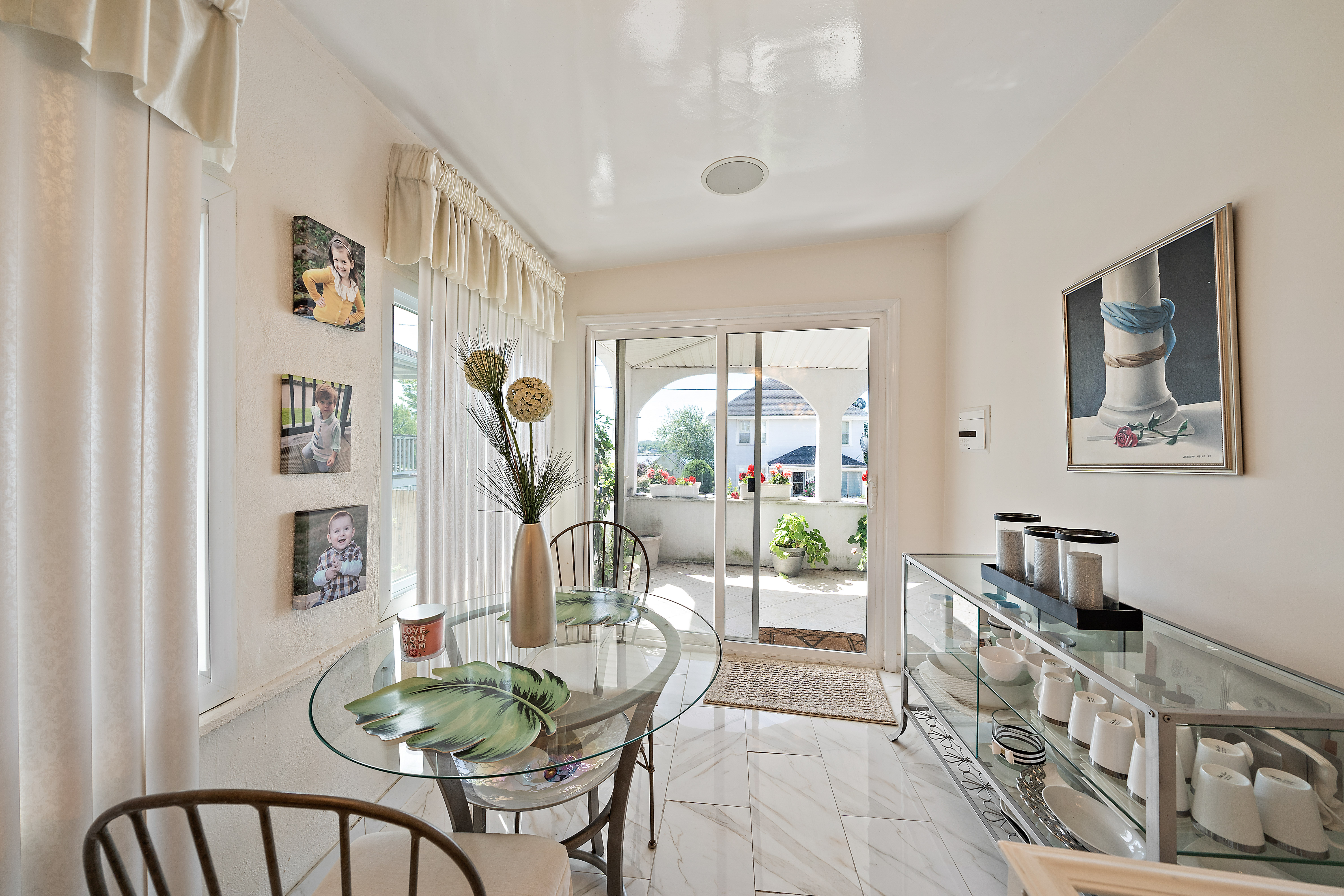 Hull, Massachusetts, 02045, United States, 4 Bedrooms Bedrooms, ,3 BathroomsBathrooms,Residential,For Sale,1870933
