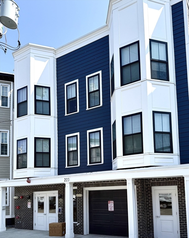 Boston, Massachusetts, 02128, United States, 2 Bedrooms Bedrooms, ,2 BathroomsBathrooms,Residential,For Sale,1868682