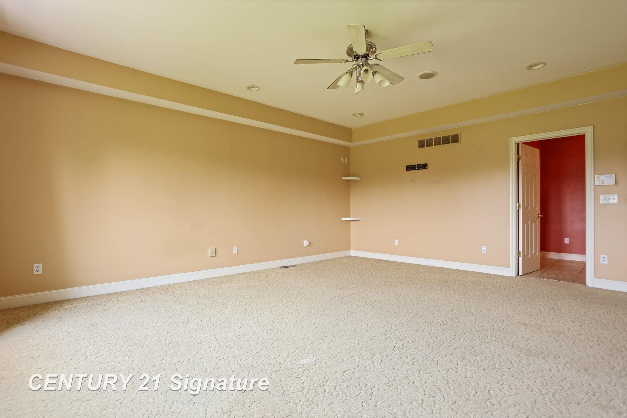 Saginaw, Michigan, 48603, United States, 4 Bedrooms Bedrooms, ,4 BathroomsBathrooms,Residential,For Sale,1920670