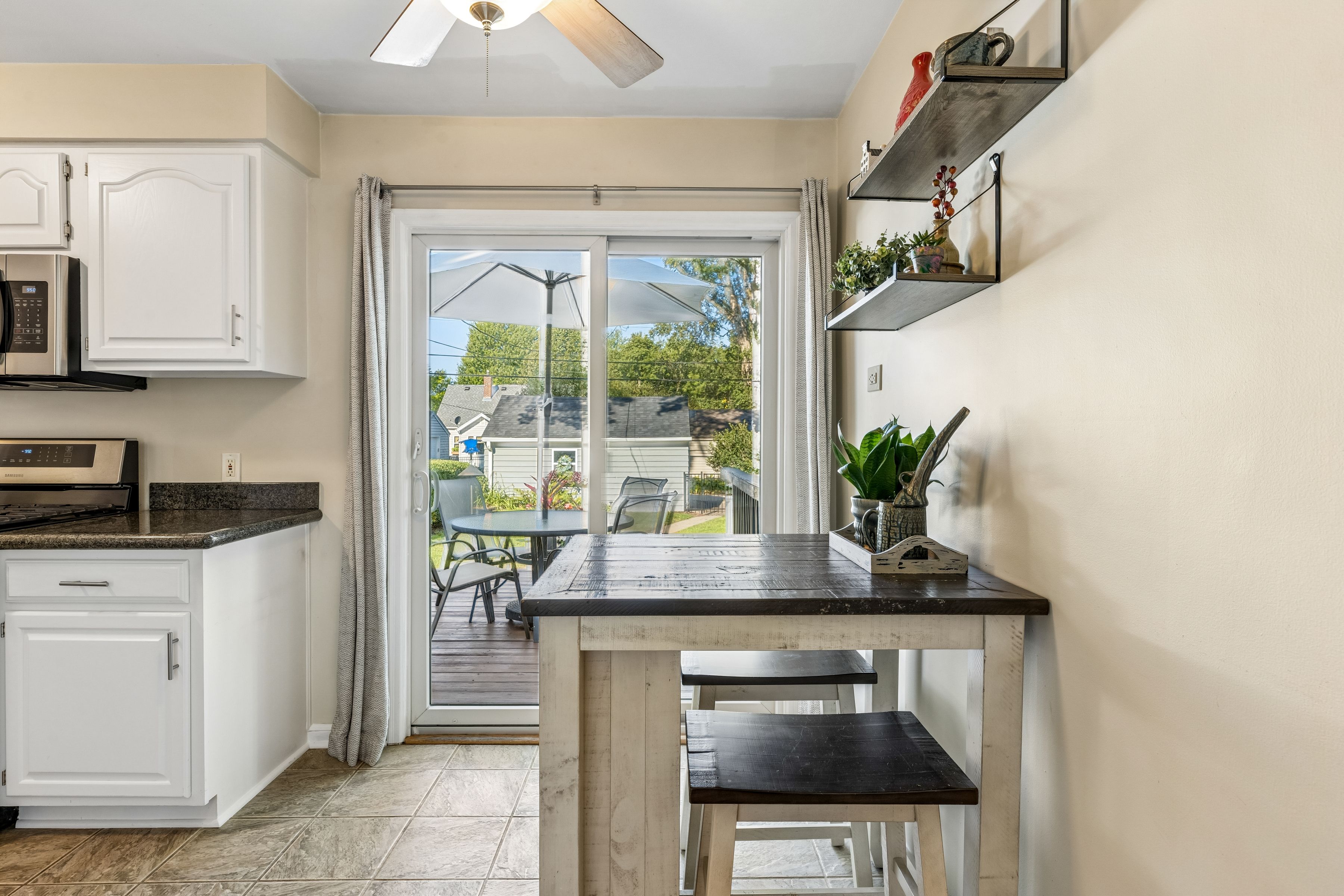  Updated Saint Louis Park Bungalow with Timeless Charm - 物件實景