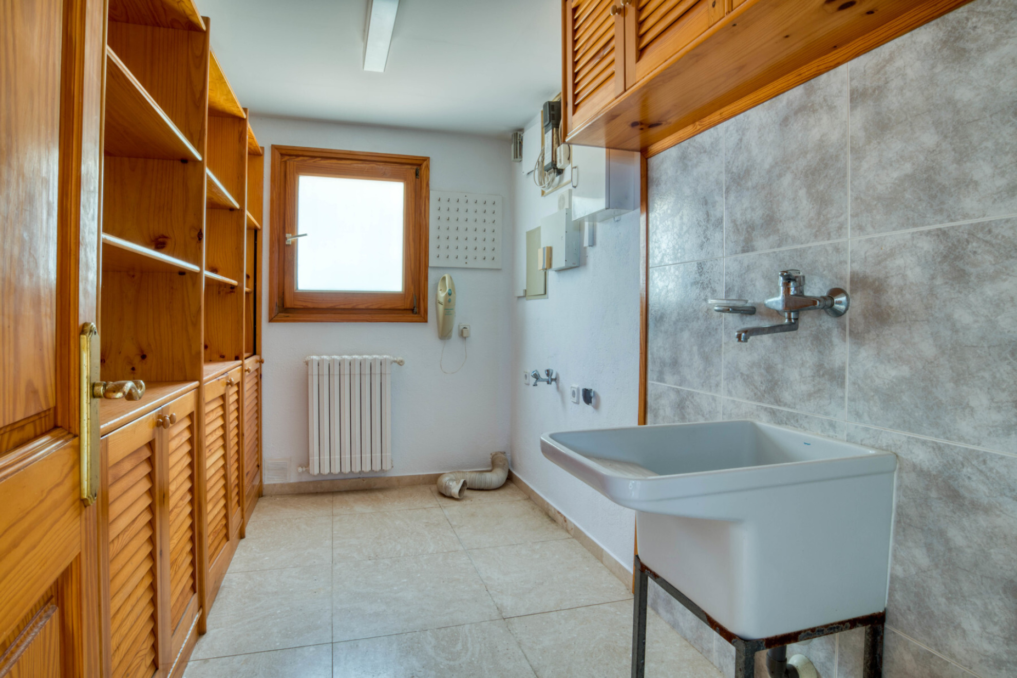  Property with charm and potential with sea and mountain views, Tamariu - 物件實景