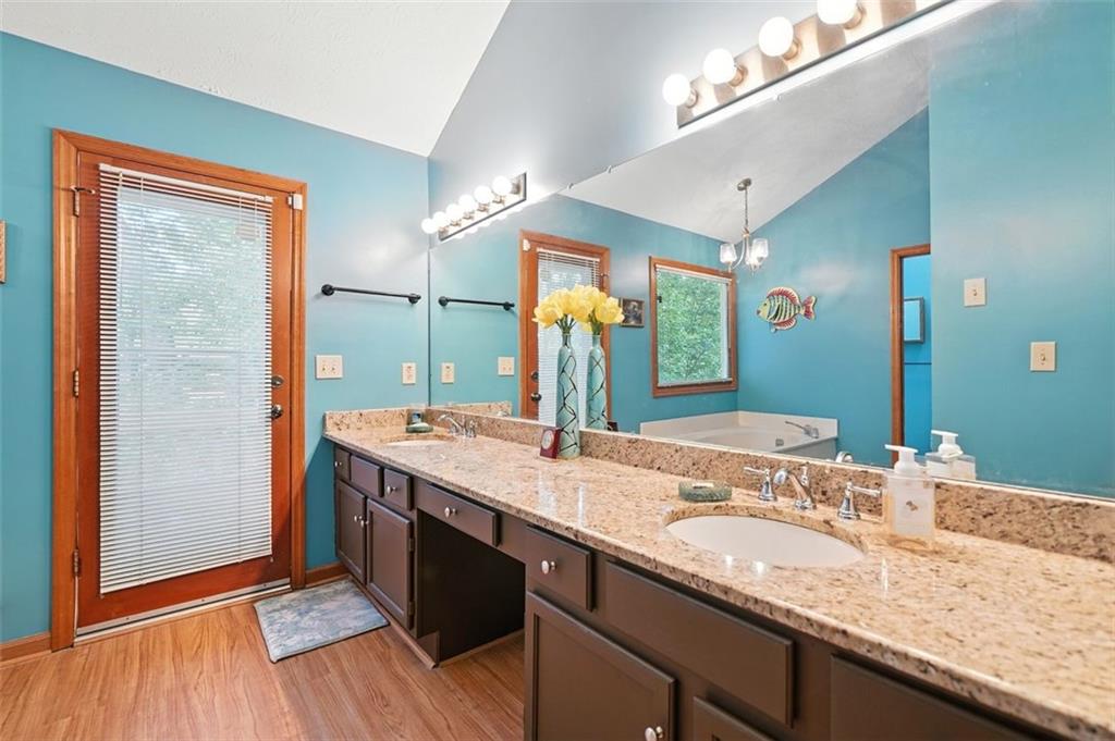 Roswell, Georgia, 30076, United States, 5 Bedrooms Bedrooms, ,4 BathroomsBathrooms,Residential,For Sale,1917059