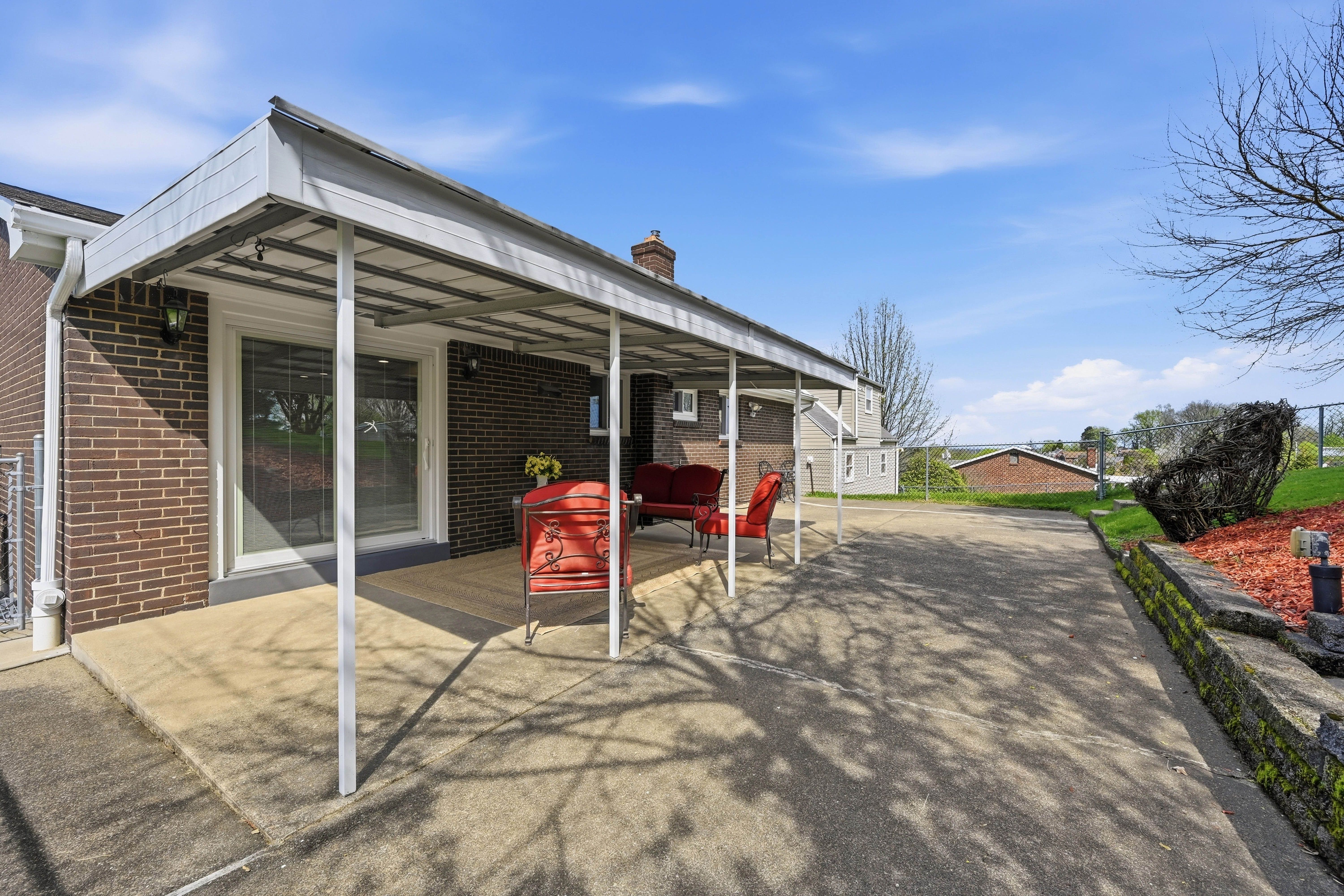  27 Flora Road, Pittsburgh, PA 15227 - 物件實景