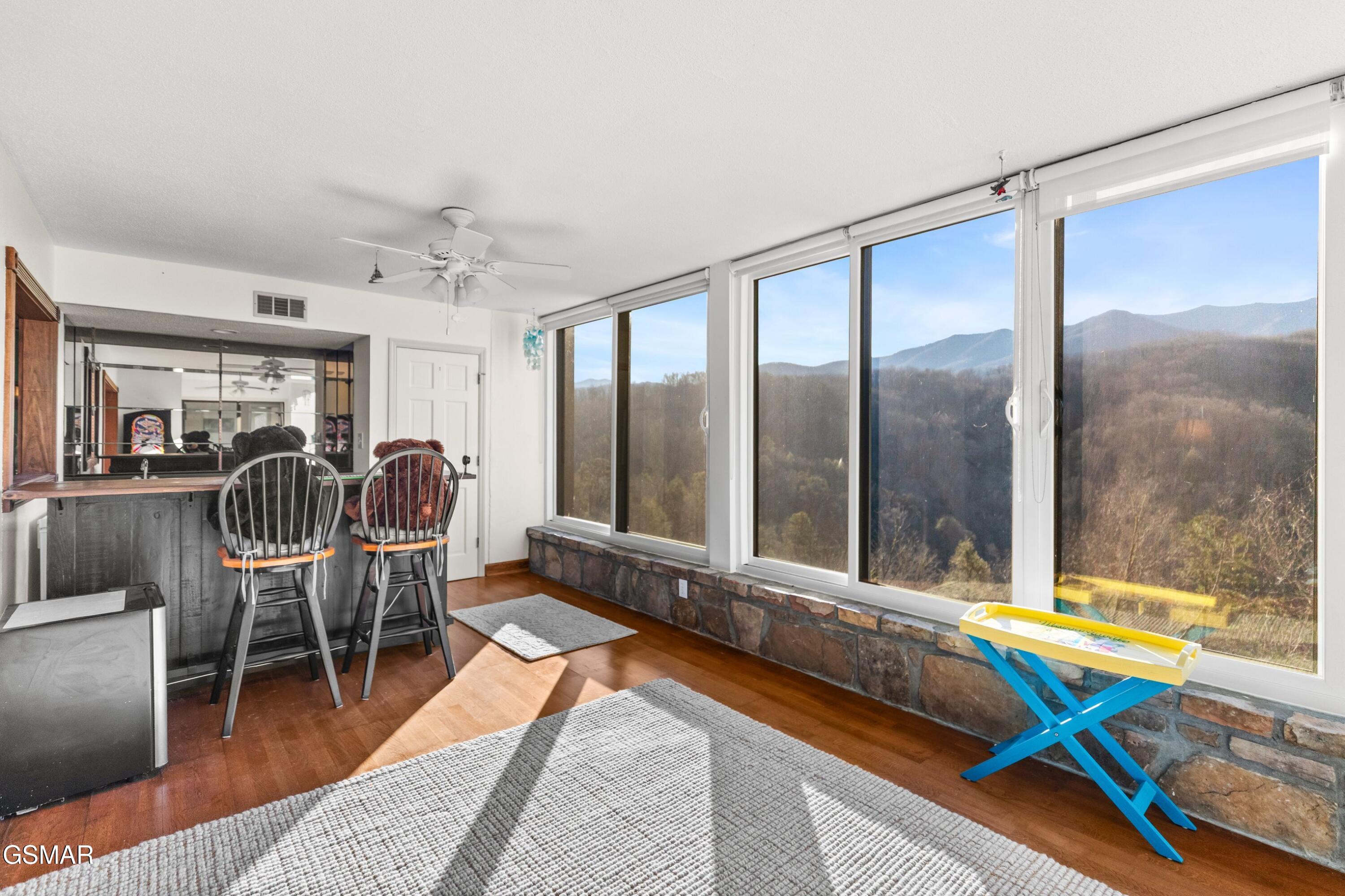 Gatlinburg, Tennessee, 37738, United States, 3 Bedrooms Bedrooms, ,2 BathroomsBathrooms,Residential,For Sale,2012103