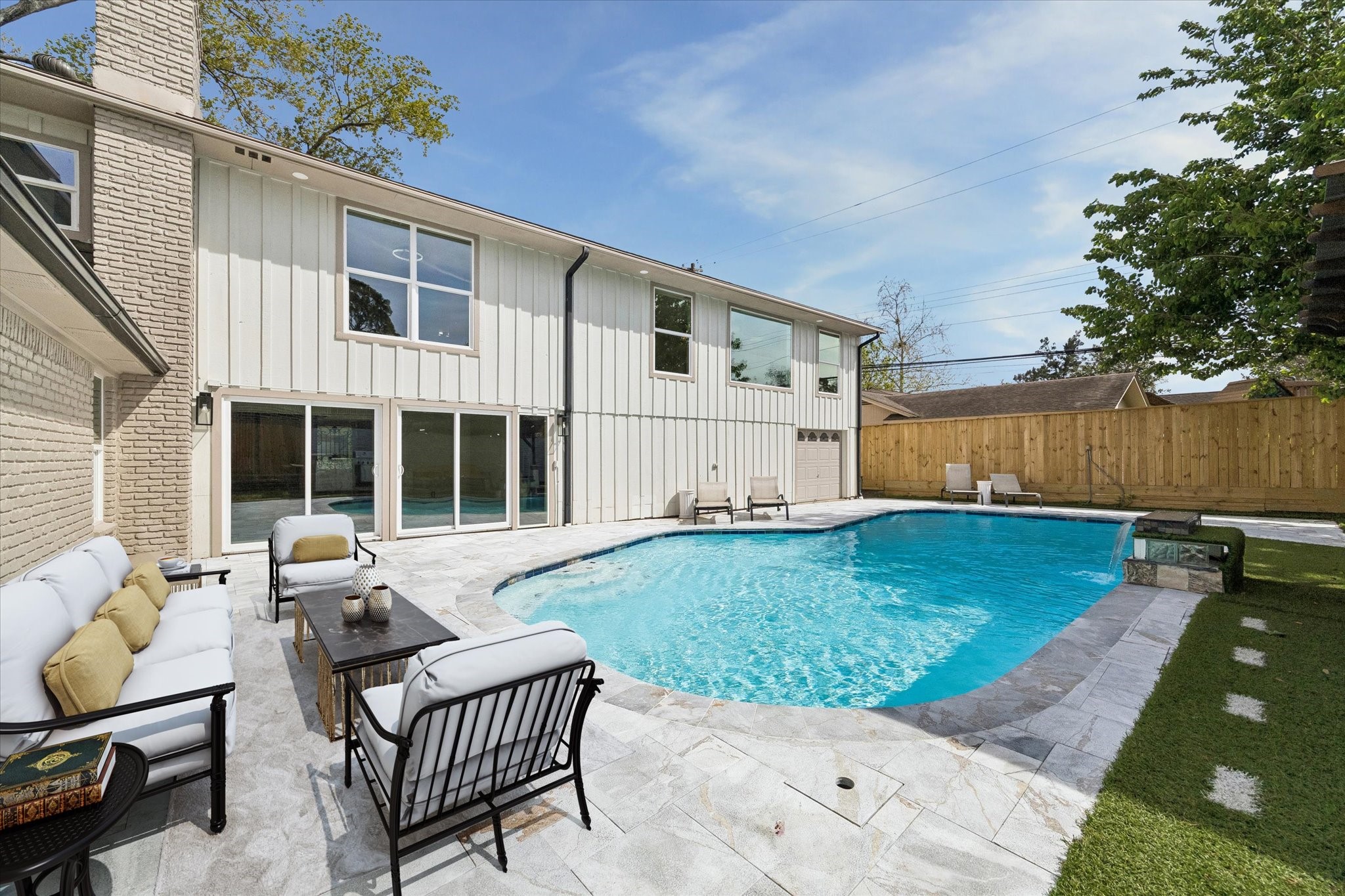  2302 Brooktree Drive - 物件實景