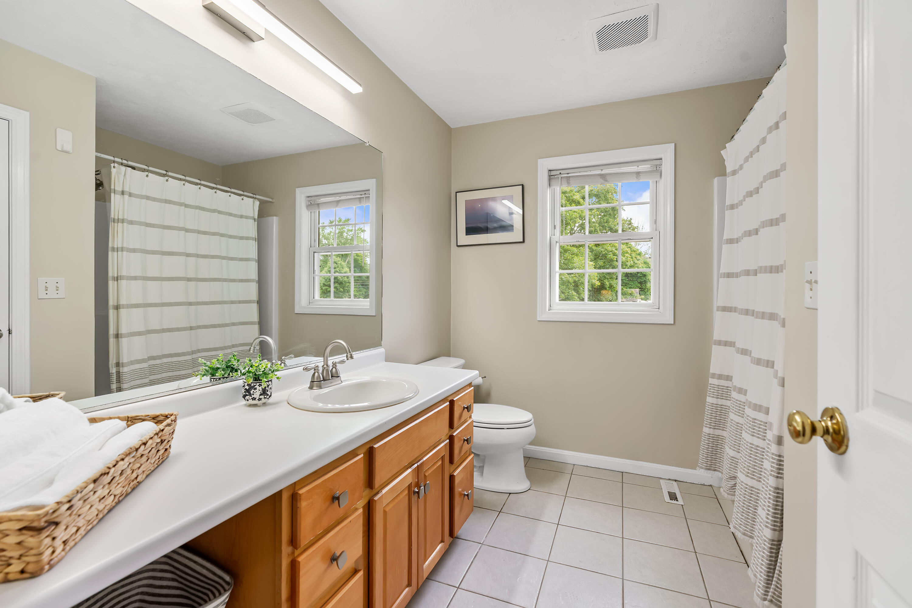  2 Ture Lane, Holbrook, MA, 02343 - 物件實景