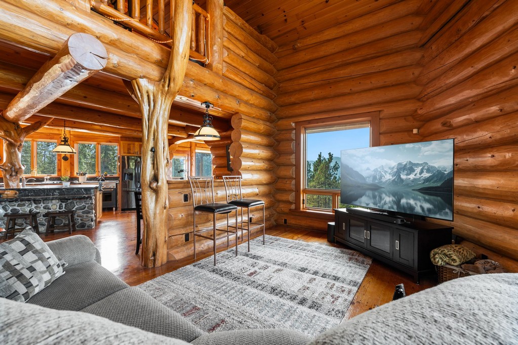 Bonners Ferry, Idaho, 83805, United States, 3 Bedrooms Bedrooms, ,4 BathroomsBathrooms,Residential,For Sale,1984473