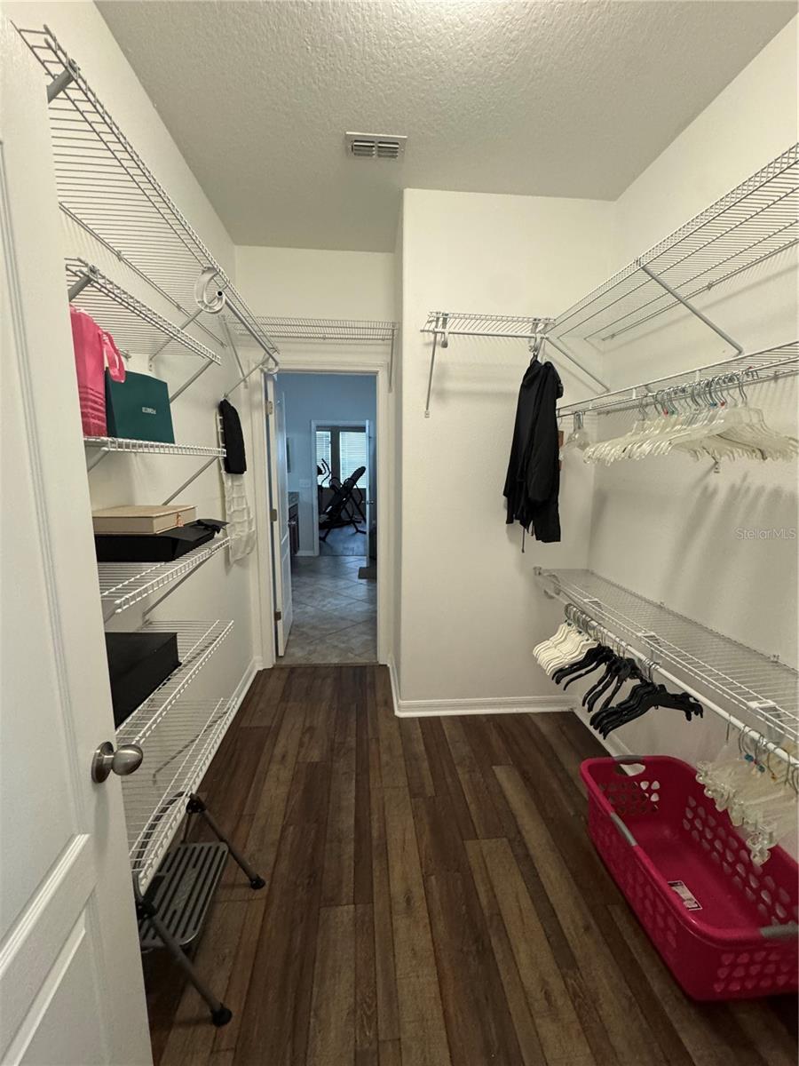 New Port Richey, Florida, 34655, United States, 5 Bedrooms Bedrooms, ,4 BathroomsBathrooms,Residential,For Sale,1979435