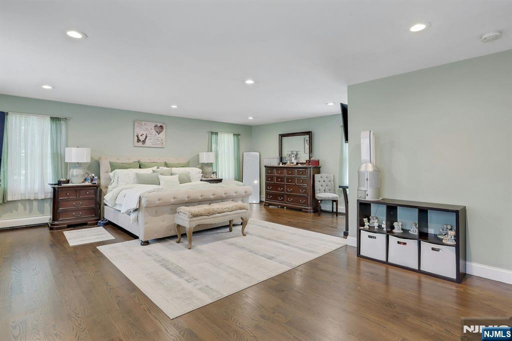Old Tappan, New Jersey, 07675, United States, 4 Bedrooms Bedrooms, ,3 BathroomsBathrooms,Residential,For Sale,1906748