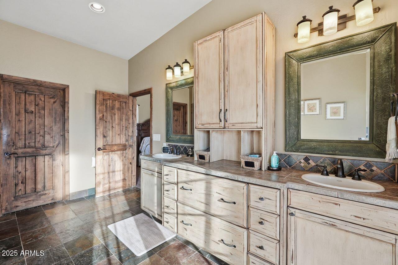 Fountain Hills, Arizona, 85268, United States, 5 Bedrooms Bedrooms, ,5 BathroomsBathrooms,Residential,For Sale,1998459