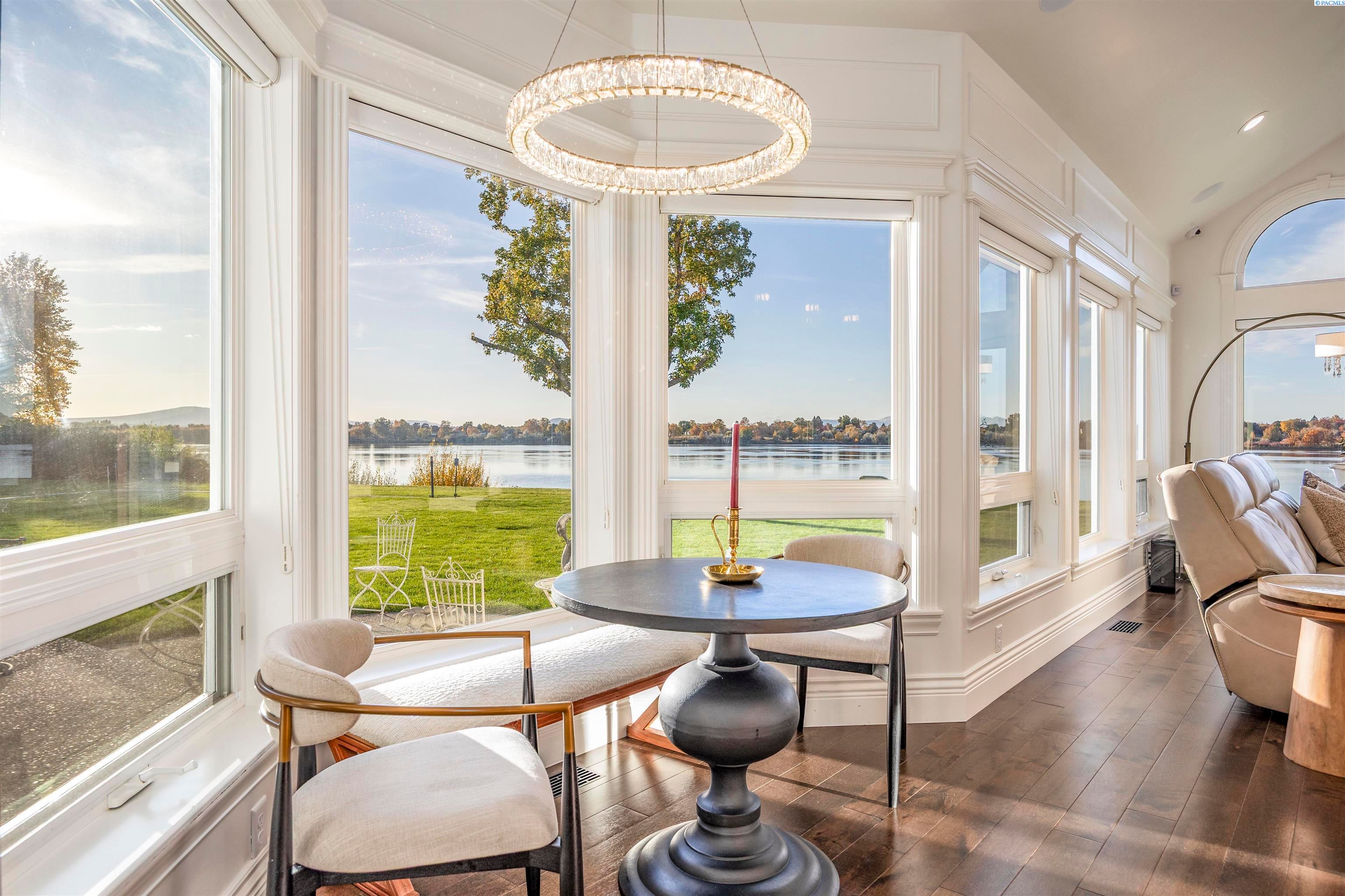 Pasco, Washington, 99301, United States, 4 Bedrooms Bedrooms, ,4 BathroomsBathrooms,Residential,For Sale,1974870