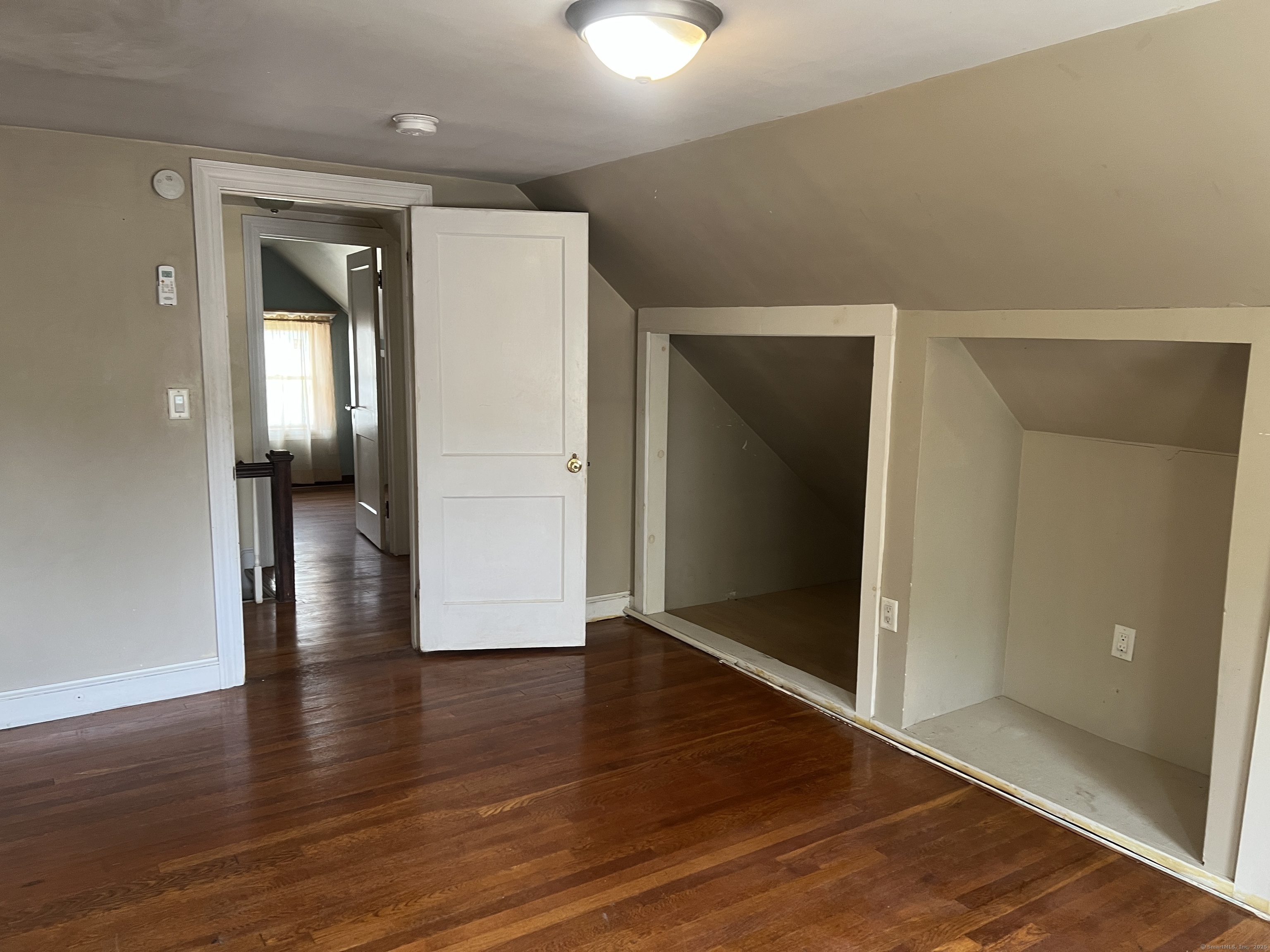 New Haven, Connecticut, 06511, United States, 5 Bedrooms Bedrooms, ,3 BathroomsBathrooms,Residential,For Sale,1826749