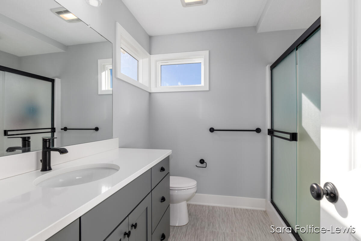 Grand Rapids, Michigan, 49512, United States, 4 Bedrooms Bedrooms, ,4 BathroomsBathrooms,Residential,For Sale,1976019