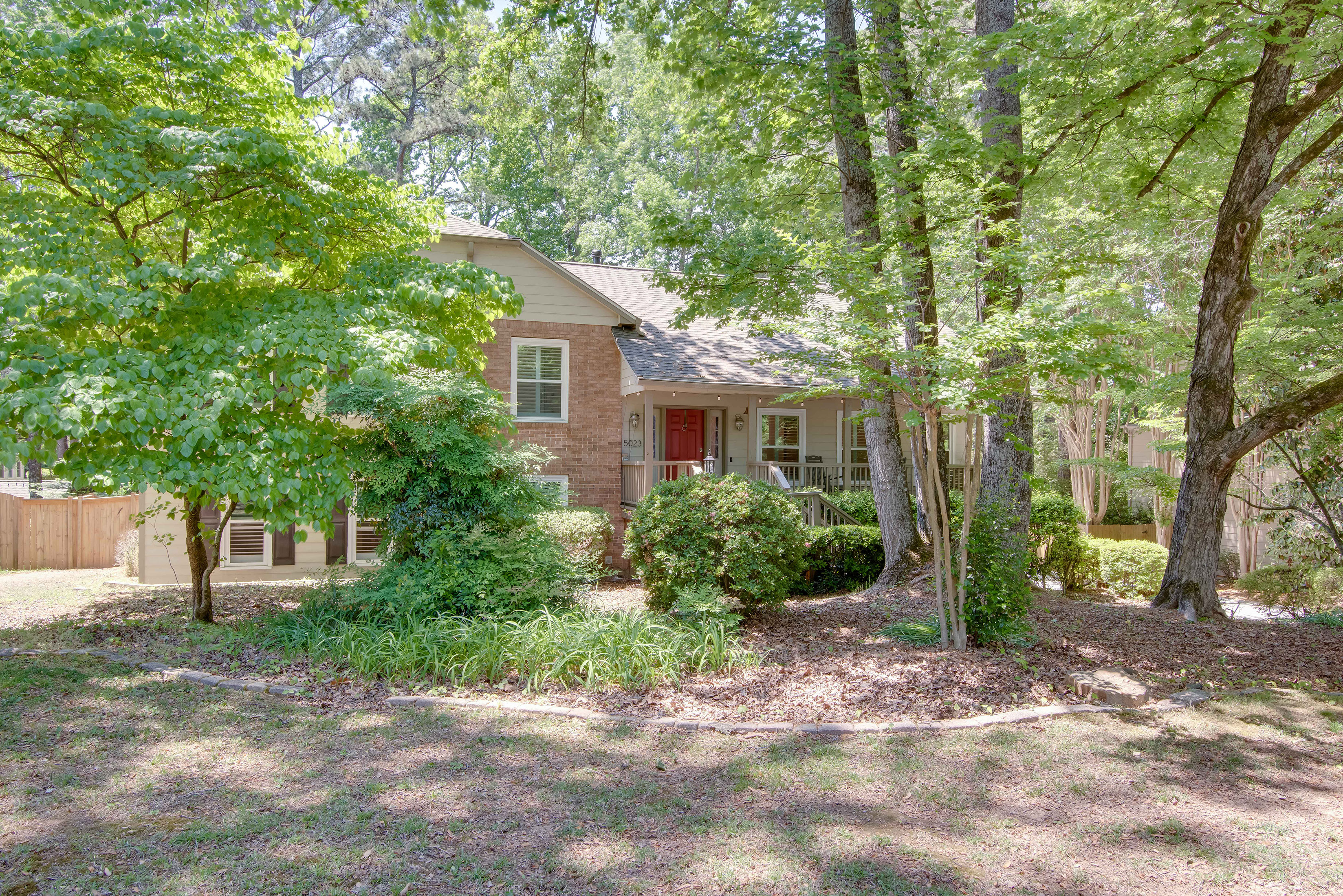  Tucked into an Established Neighborhood in the Heart of Peachtree Corners - 物件實景