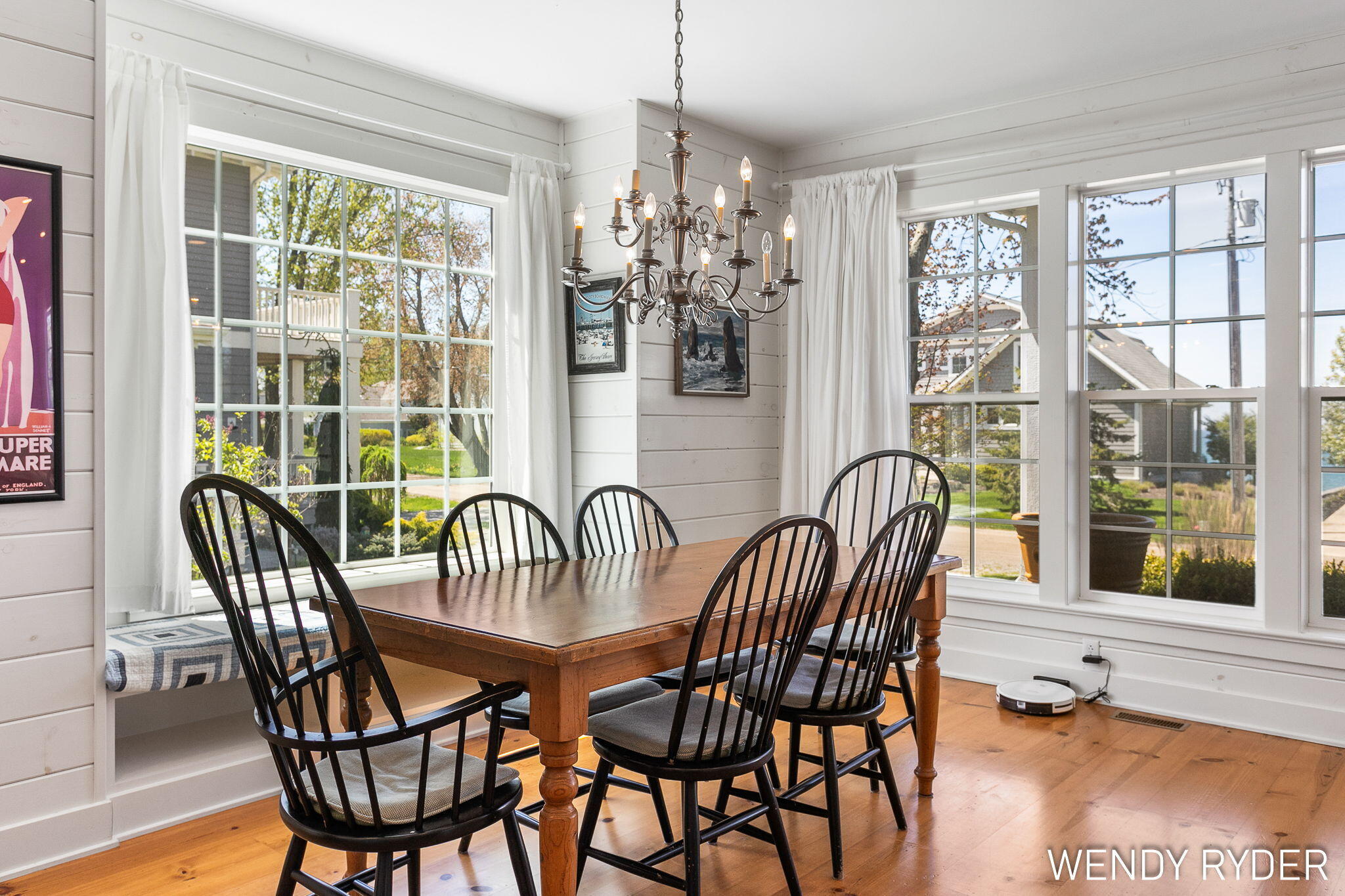 South Haven, Michigan, 49090, United States, 4 Bedrooms Bedrooms, ,4 BathroomsBathrooms,Residential,For Sale,1907418