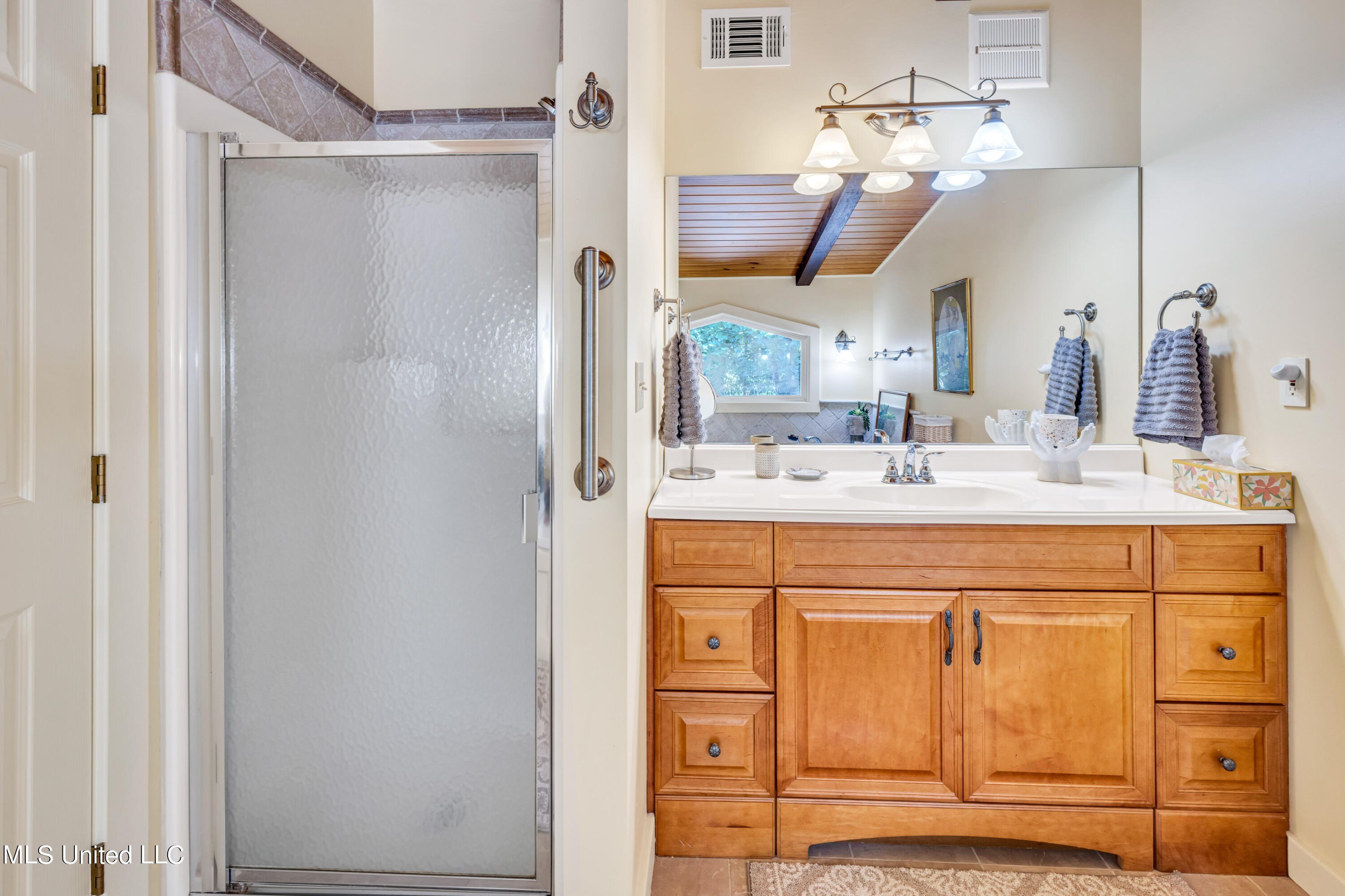 Ocean Springs, Mississippi, 39564, United States, 3 Bedrooms Bedrooms, ,4 BathroomsBathrooms,Residential,For Sale,1942785