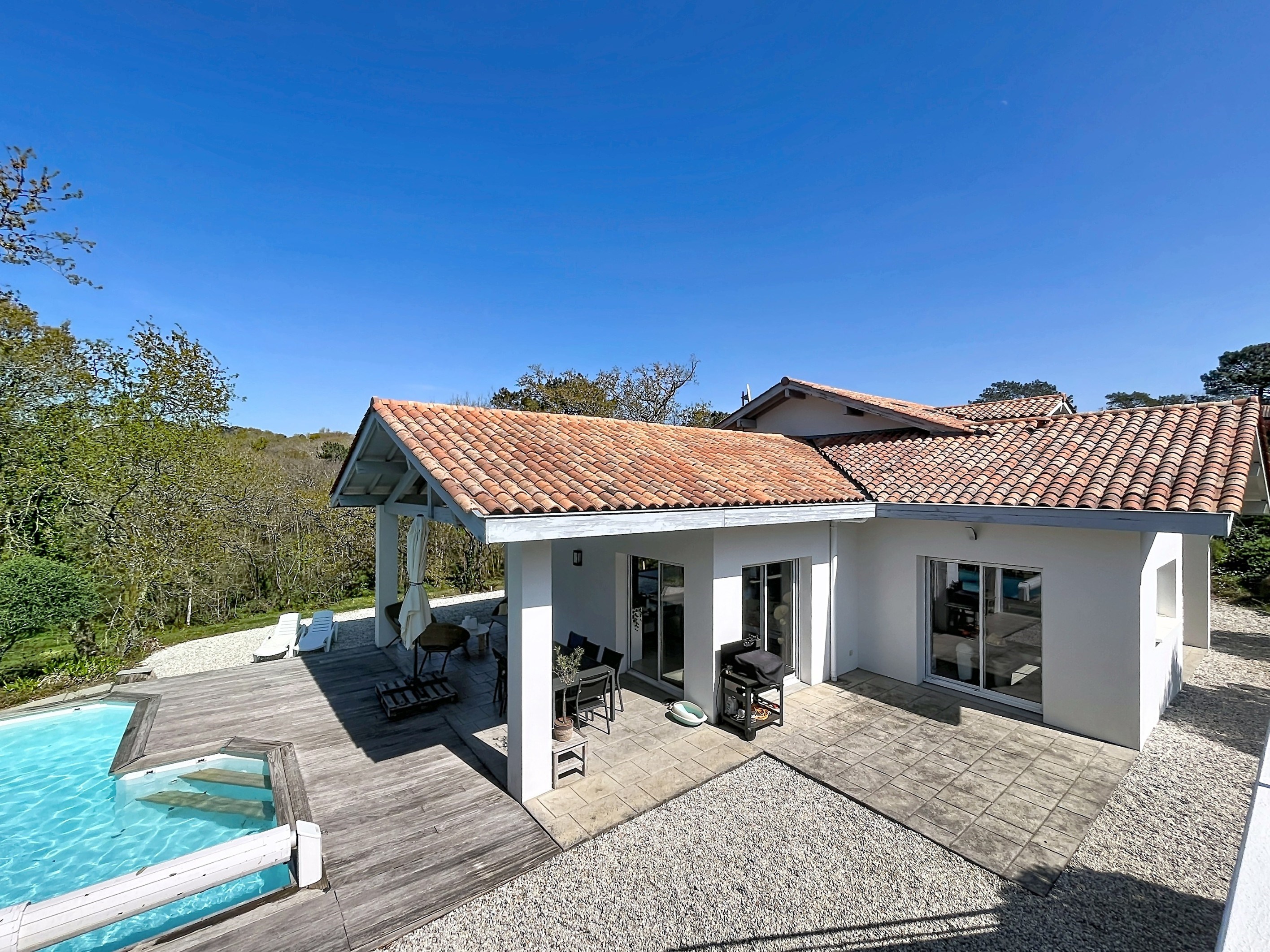  Contemporary home with swimming pool, in absolute tranquility in Arcangues - 物件實景