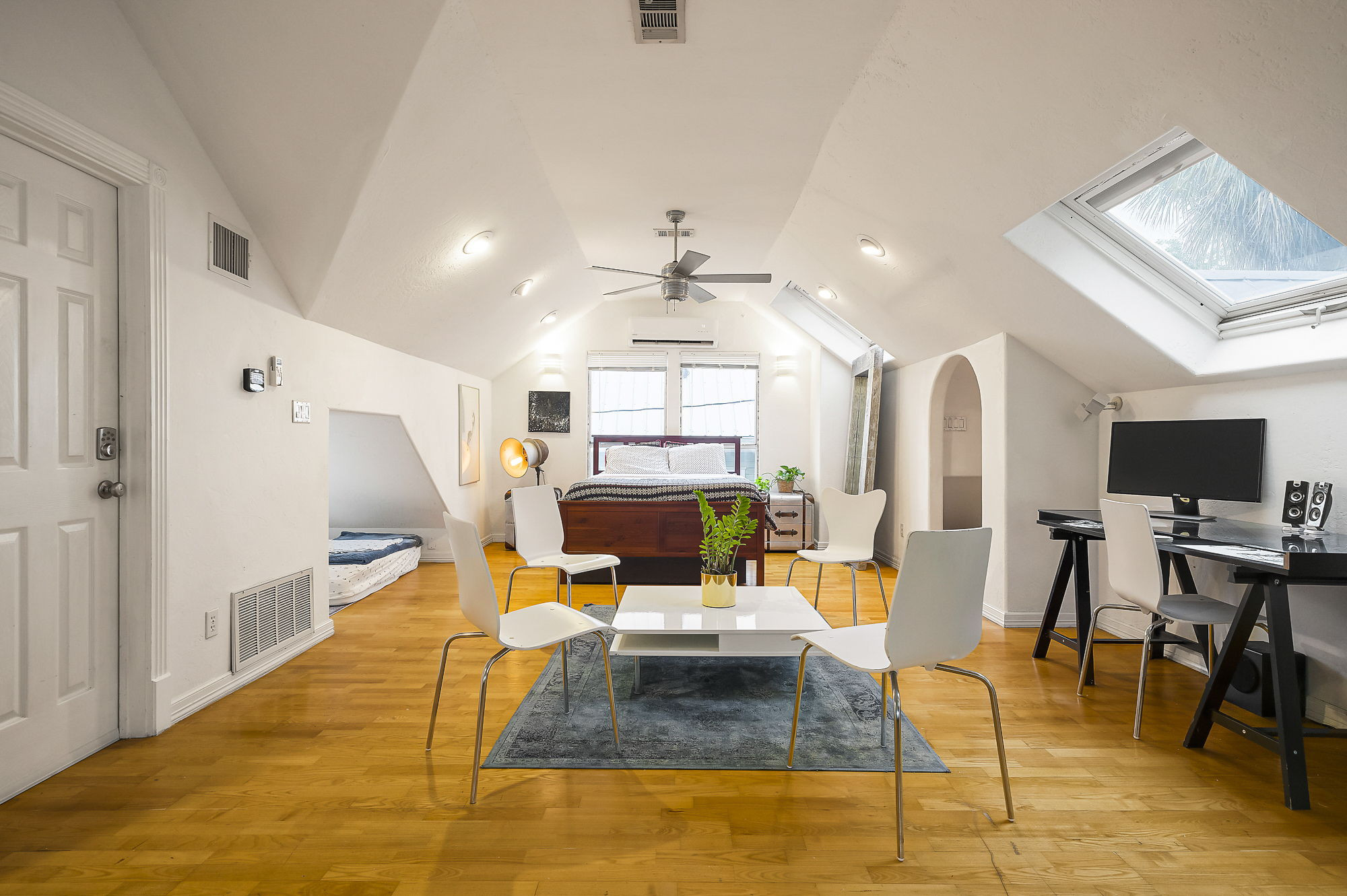  Historic East Austin Compound with Artistic Soul - 物件實景