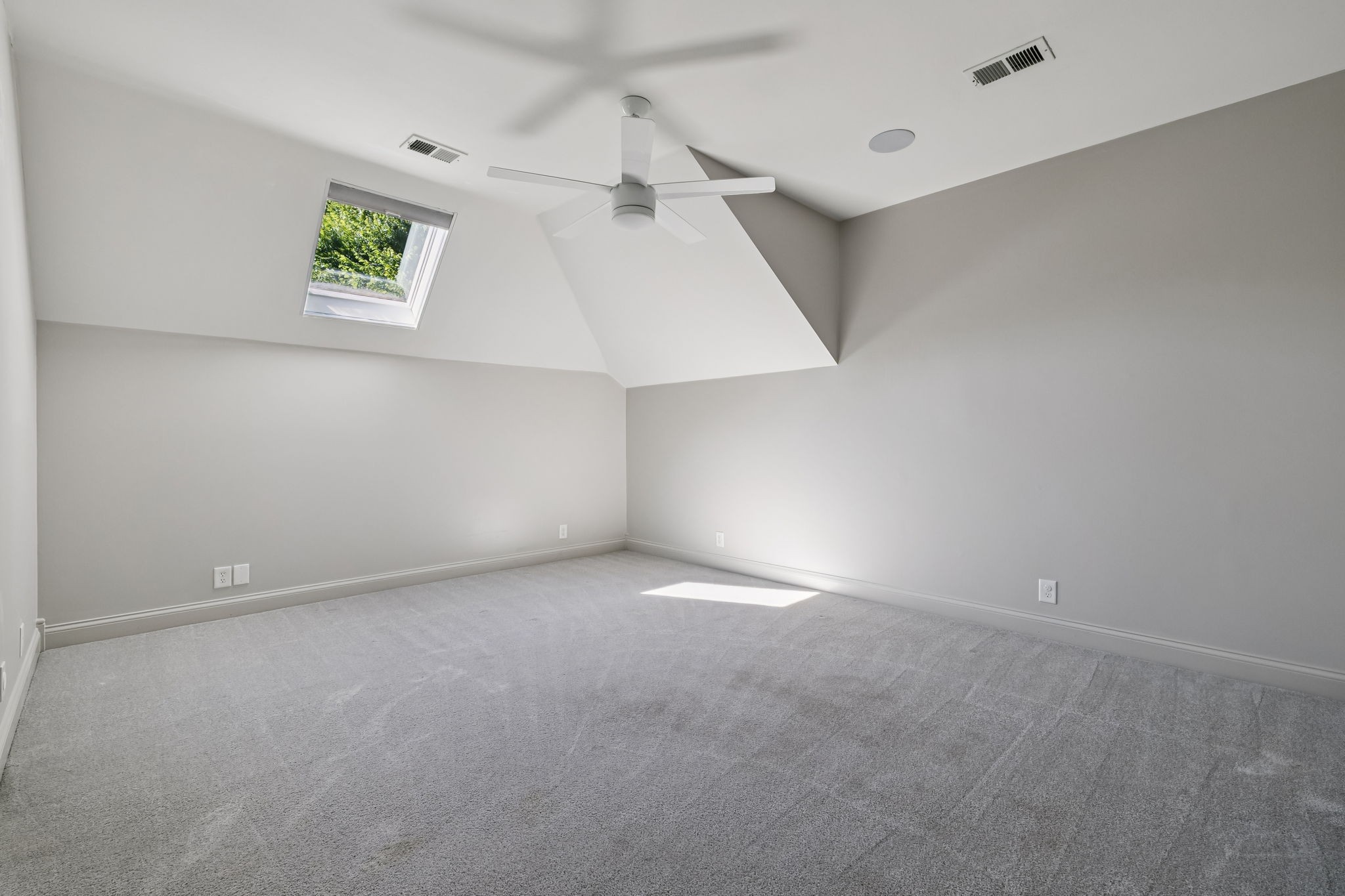 827 Maxwell Ct, Nashville, TN, 37220 - 物件實景