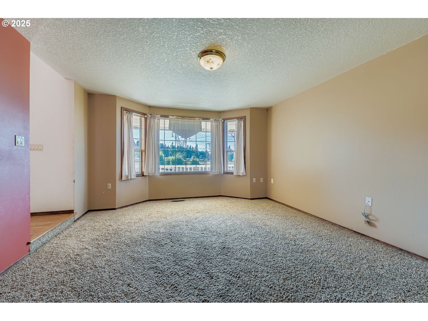 Oregoncity, Oregon, 97045, United States, 4 Bedrooms Bedrooms, ,3 BathroomsBathrooms,Residential,For Sale,1924403