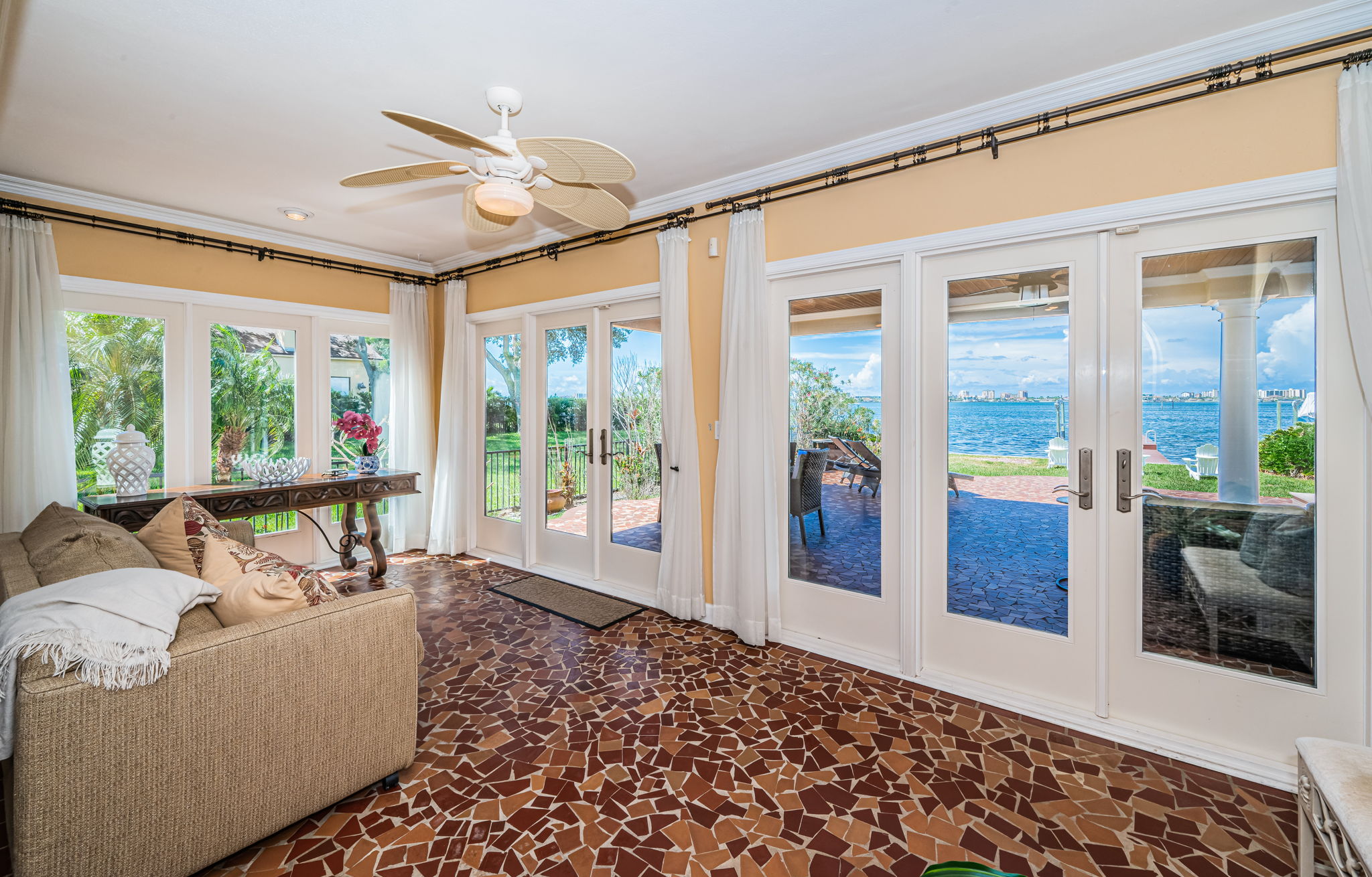 Clearwater, Florida, 33755, United States, 2 Bedrooms Bedrooms, ,2 BathroomsBathrooms,Residential,For Sale,1978253