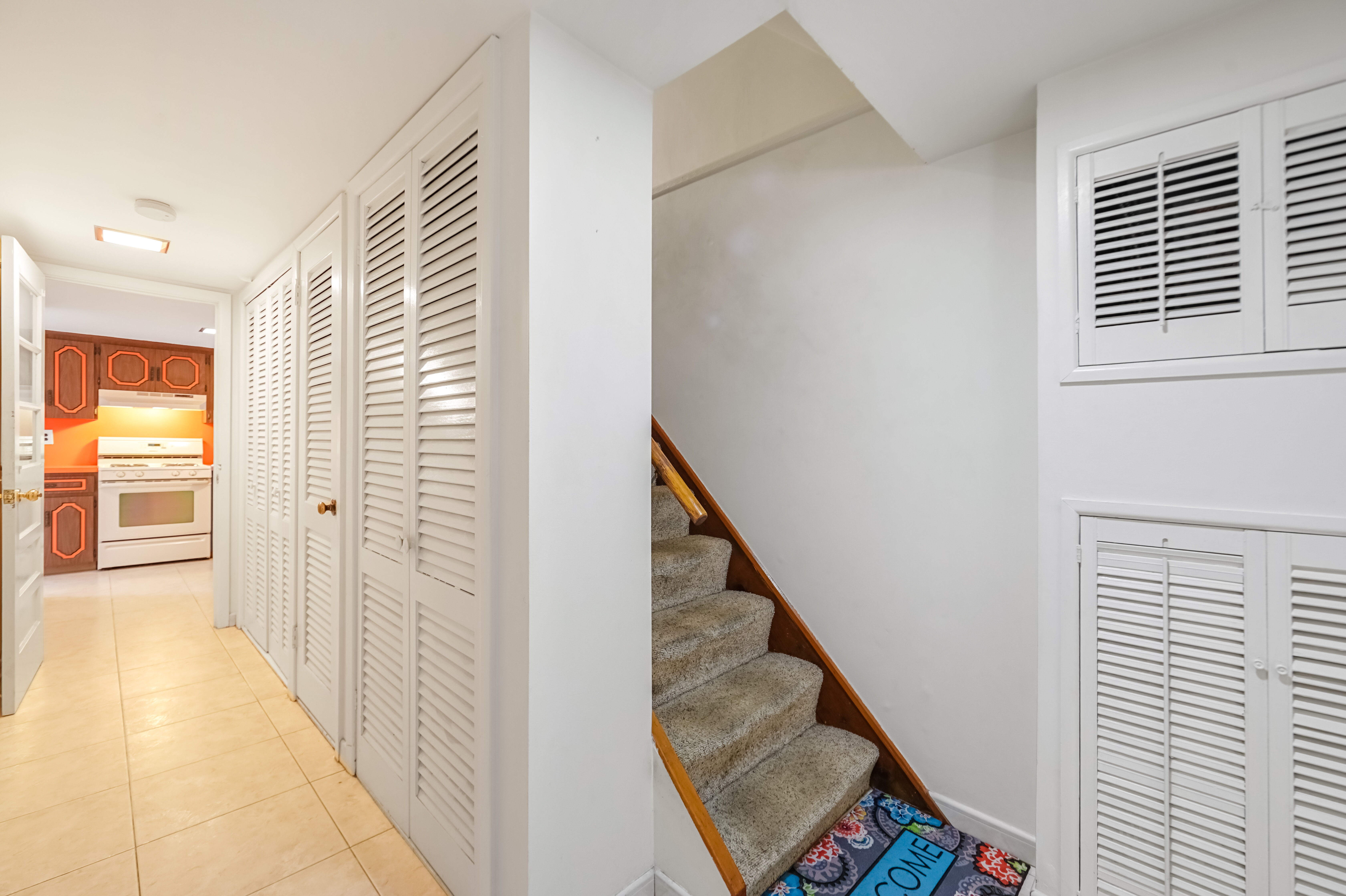 Cliffside Park, New Jersey, 07010, United States, 3 Bedrooms Bedrooms, ,1 BathroomBathrooms,Residential,For Sale,1982827