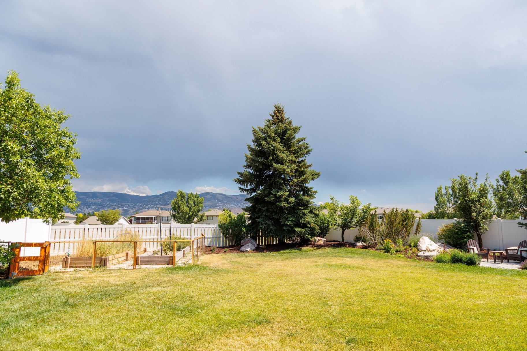  Backyard Oasis with Views and Trail Access in North Salt Lake - 物件實景