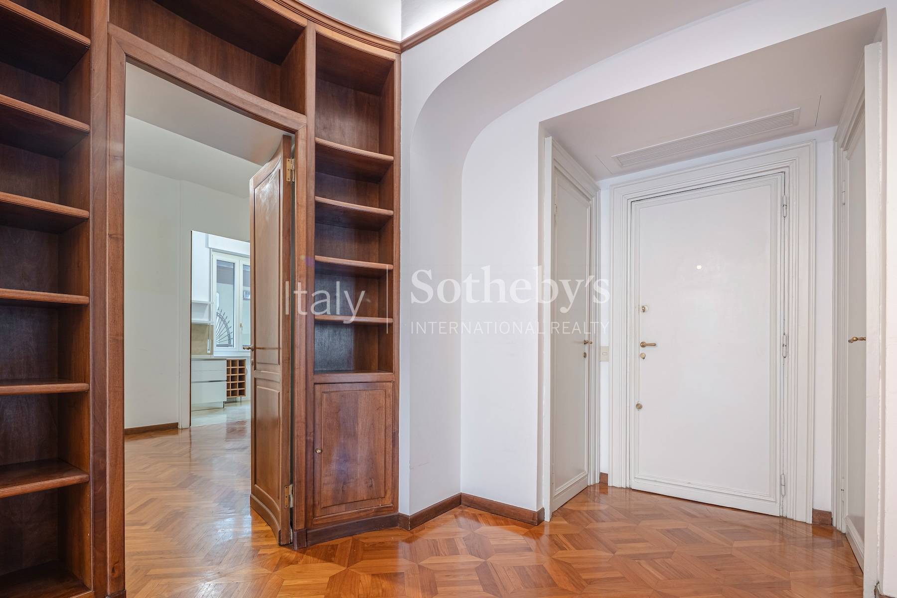  Exclusive Historic Residence with Original Frescoes - 物件實景