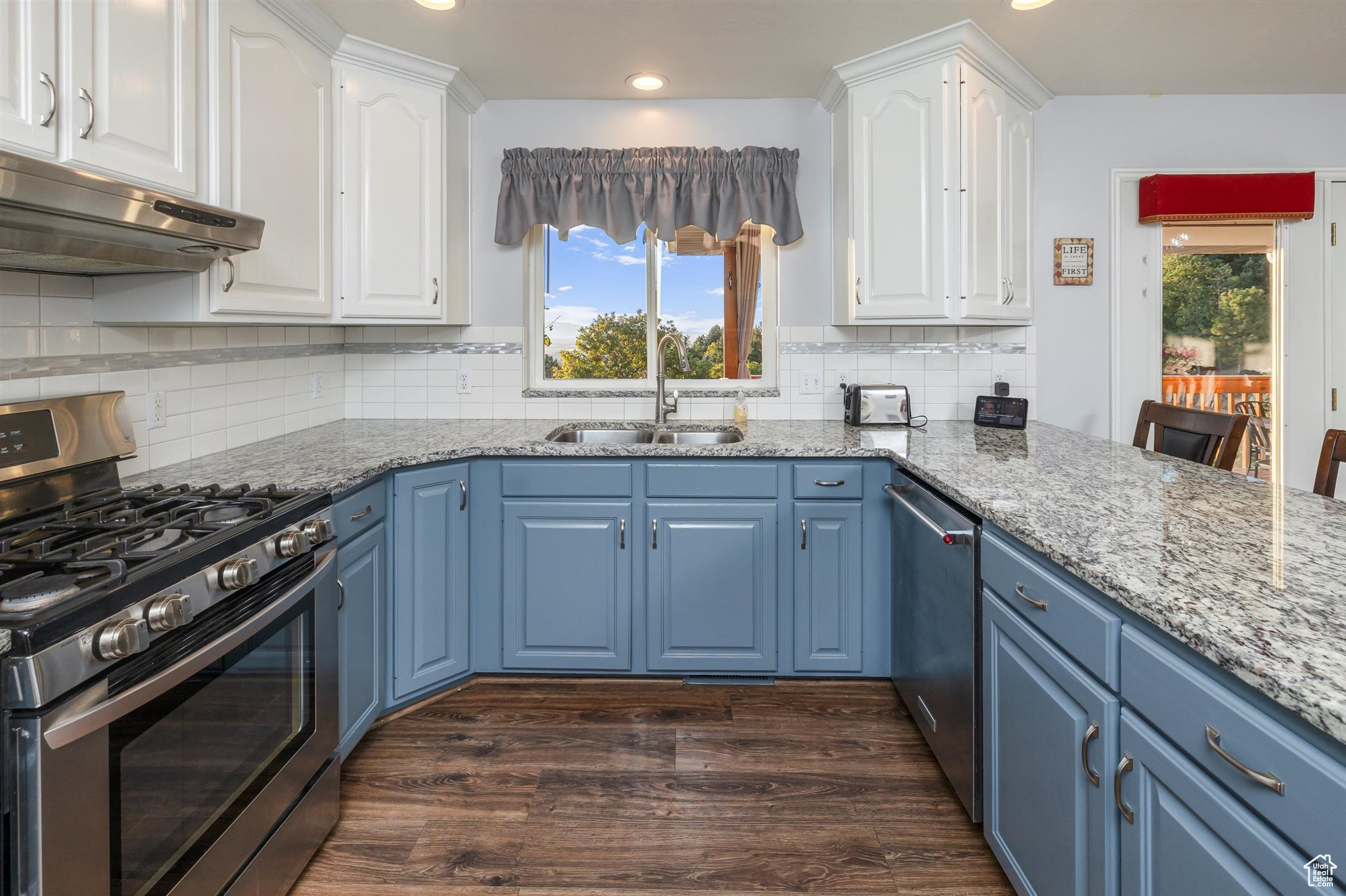 Bountiful, Utah, 84010, United States, 5 Bedrooms Bedrooms, ,4 BathroomsBathrooms,Residential,For Sale,1926219